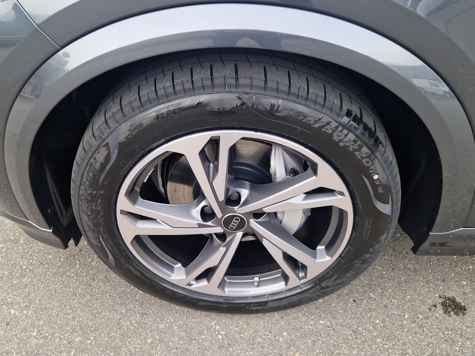 AUDI Q6 Sportback e-tron quattro-image-16