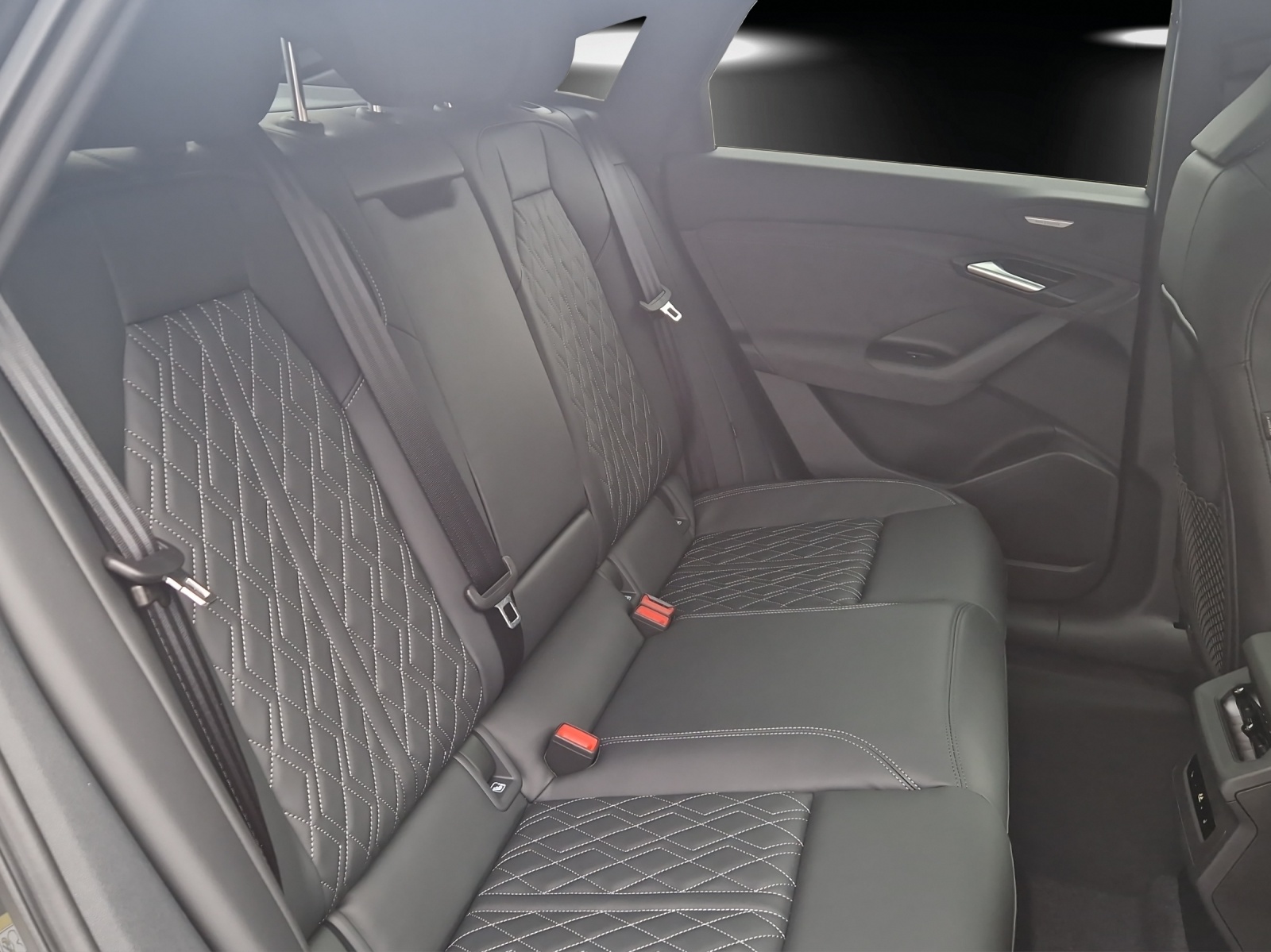 AUDI Q6 Sportback e-tron quattro-image-7