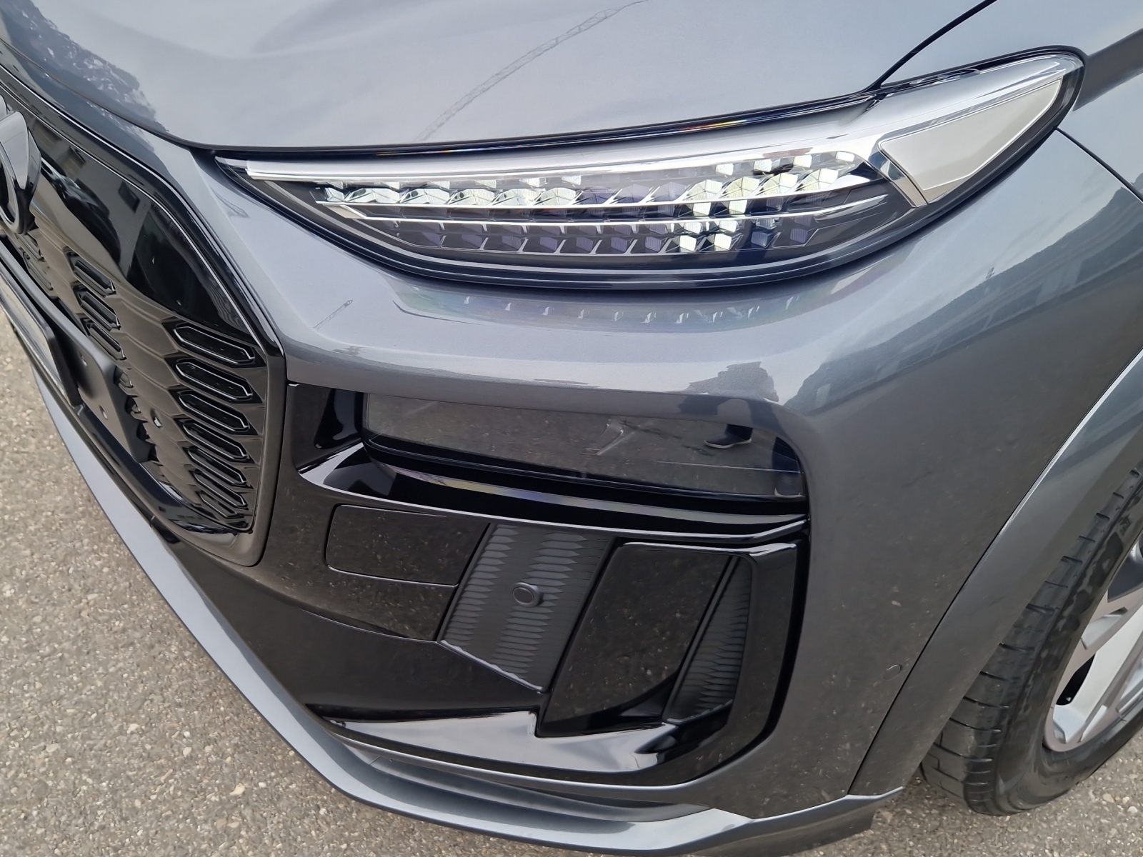 AUDI Q6 Sportback e-tron quattro-image-14