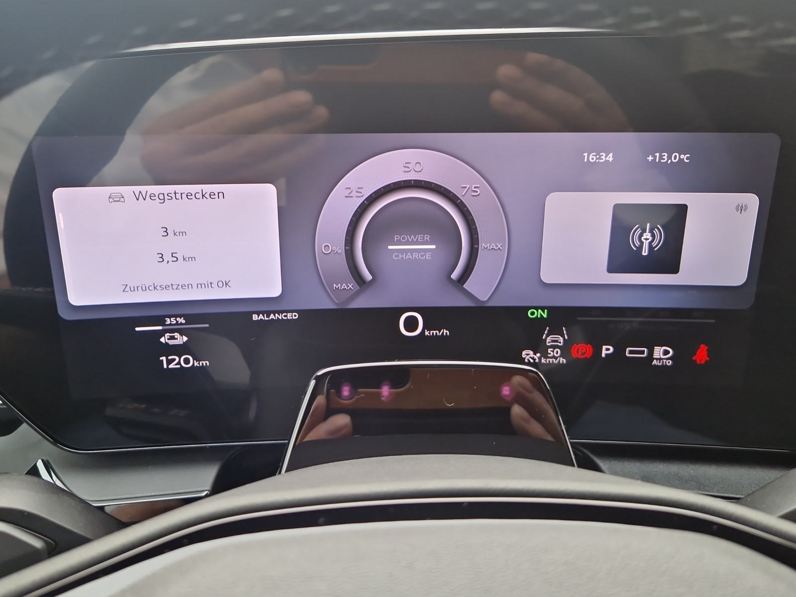 AUDI Q6 Sportback e-tron quattro-image-12