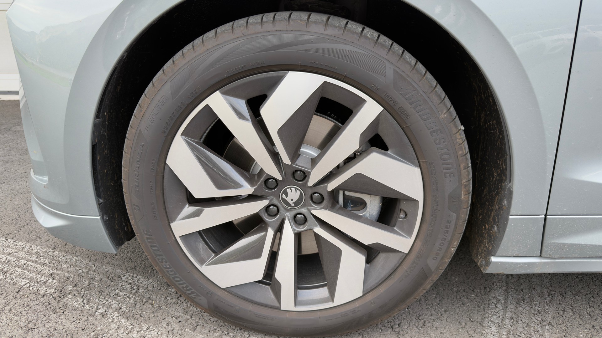SKODA Enyaq 85x SportLine-image-3