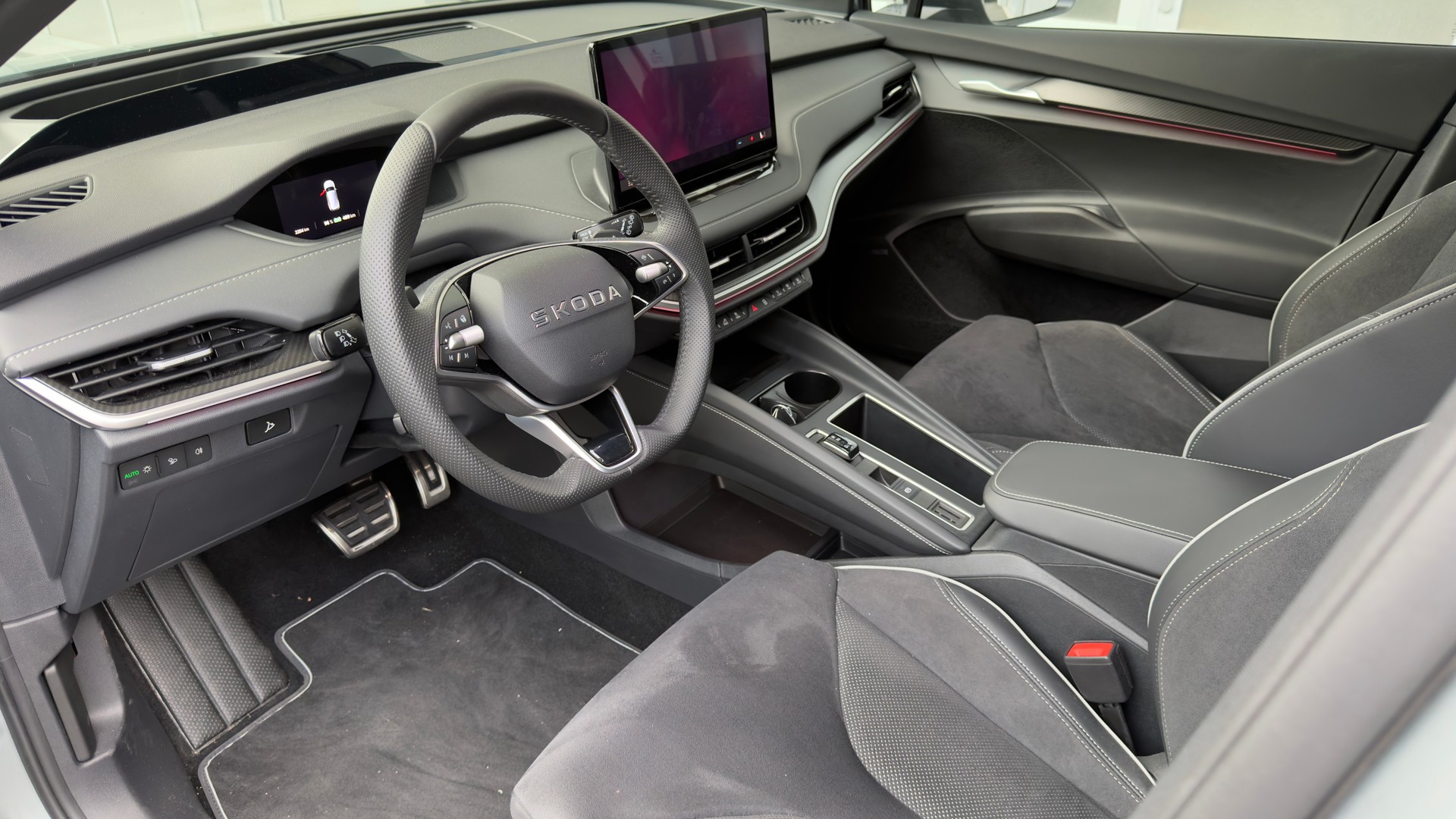SKODA Enyaq 85x SportLine-image-9