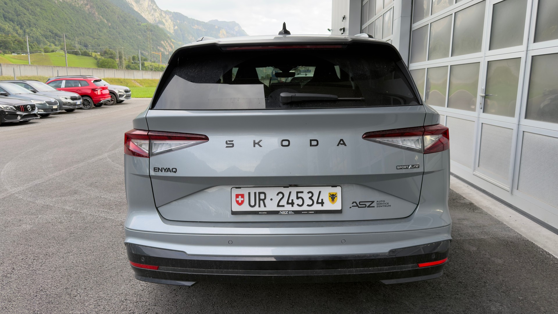 SKODA Enyaq 85x SportLine-image-2