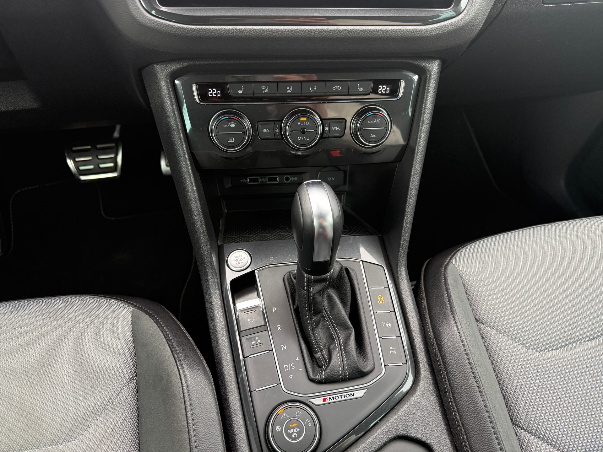 VW Tiguan 2.0 TDI SCR Highline 4Motion DSG-image-14