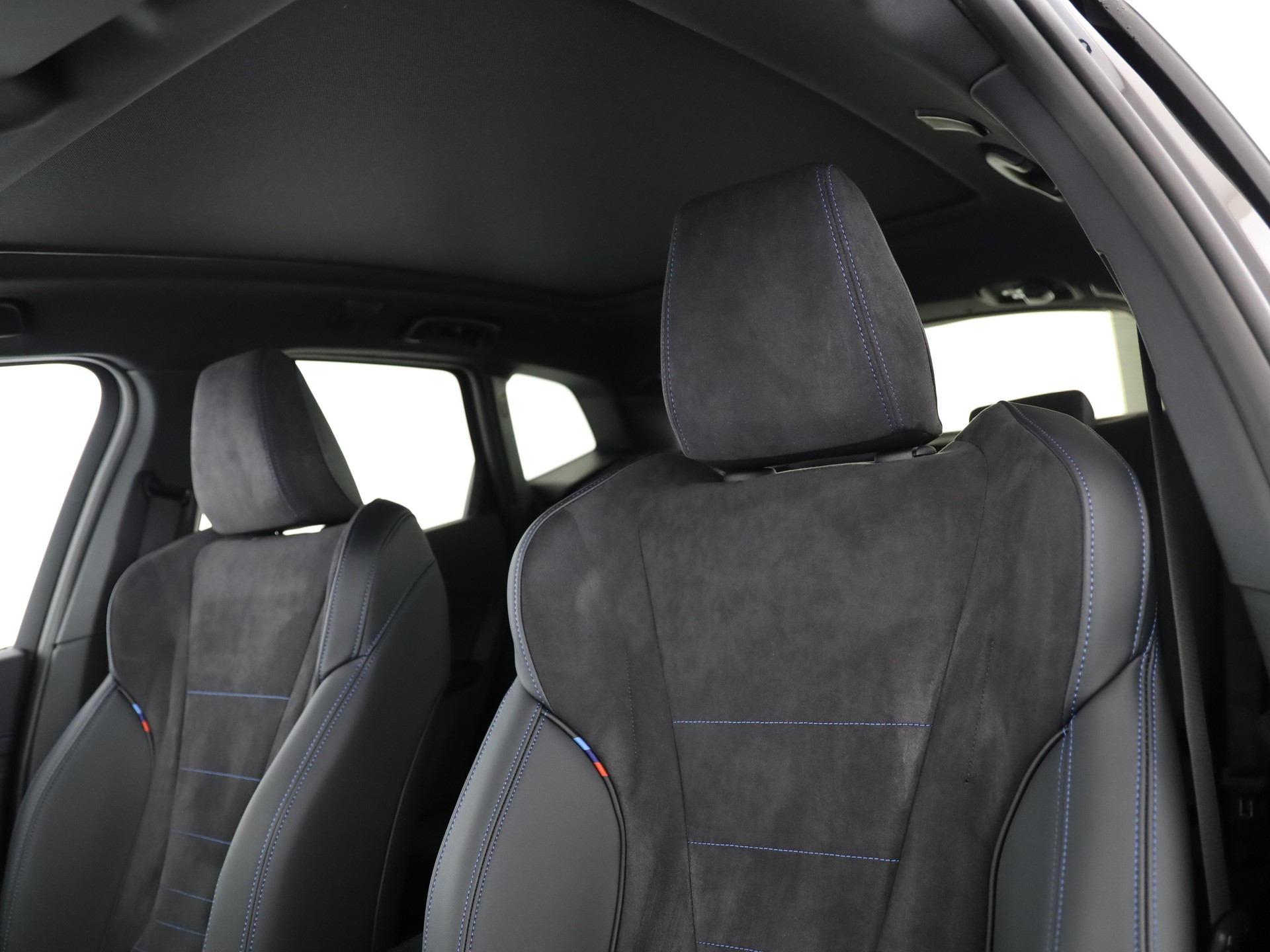 BMW 223d xDrive Active Tourer-image-11