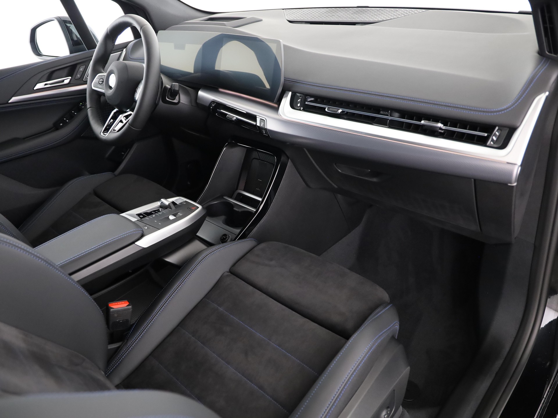 BMW 223d xDrive Active Tourer-image-13