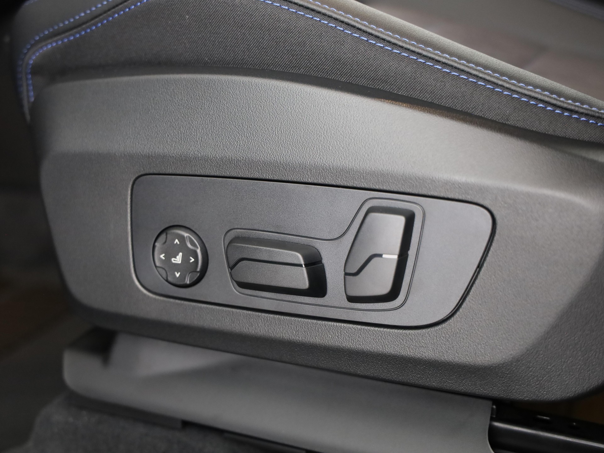 BMW 223d xDrive Active Tourer-image-21
