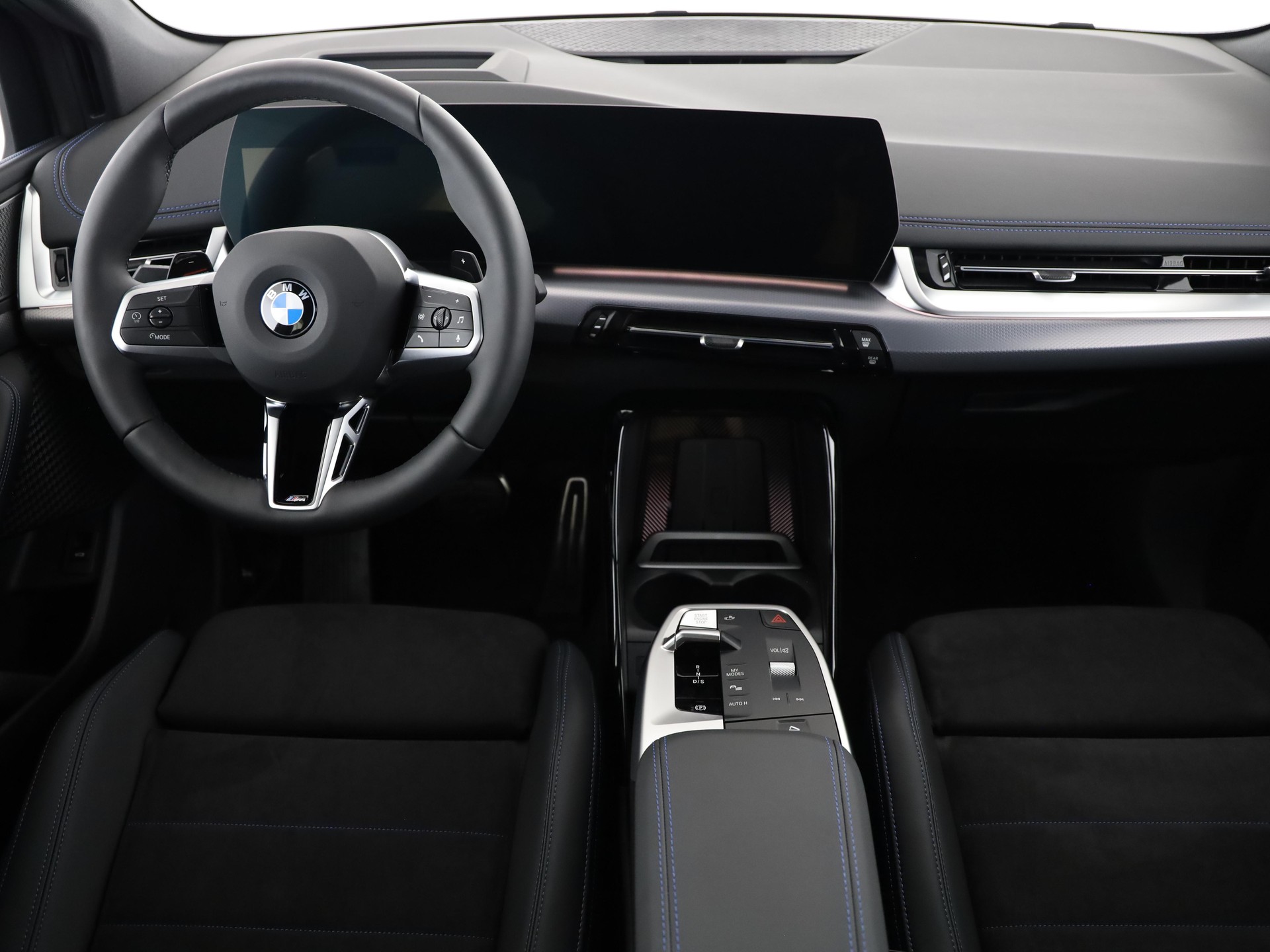 BMW 223d xDrive Active Tourer-image-16