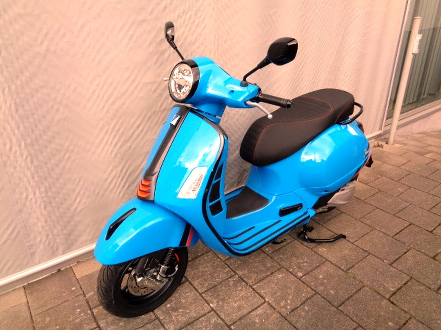 PIAGGIO VESPA GTS SUPER SPORT 310 E5-showroom-element-1