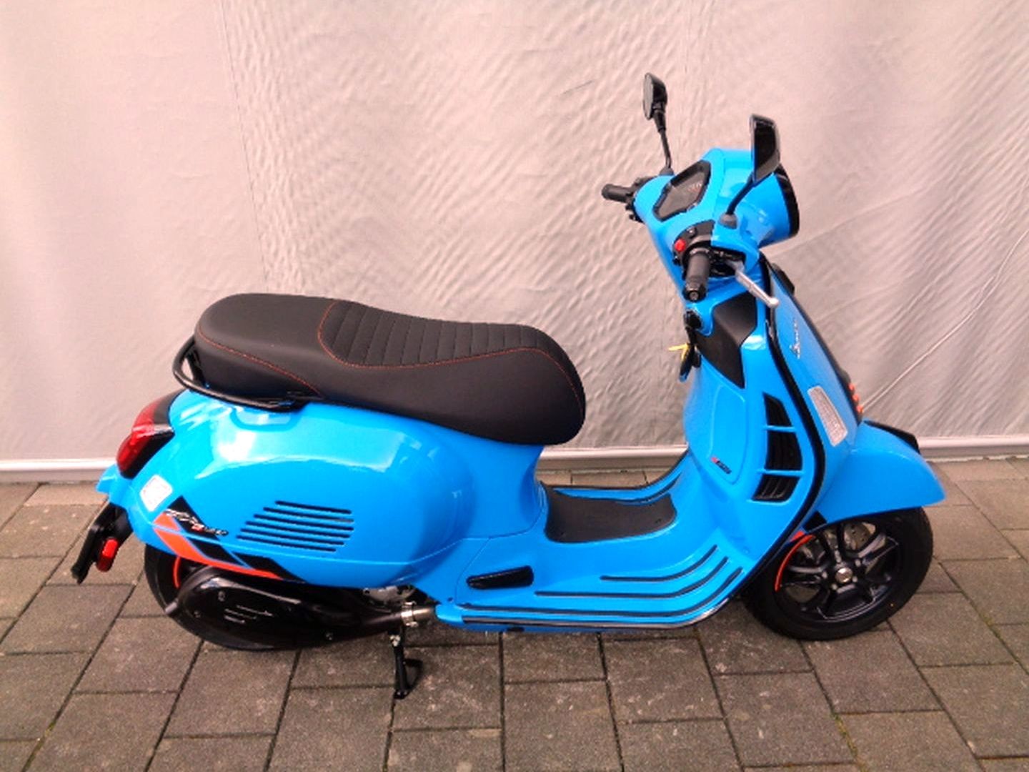 PIAGGIO VESPA GTS SUPER SPORT 310 E5-showroom-element-3