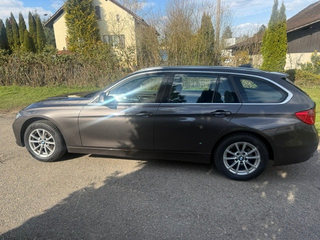 BMW 320d xDrive Touring Modern Line Steptronic-image-7