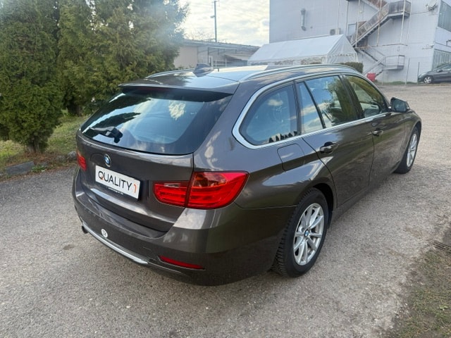 BMW 320d xDrive Touring Modern Line Steptronic-image-5
