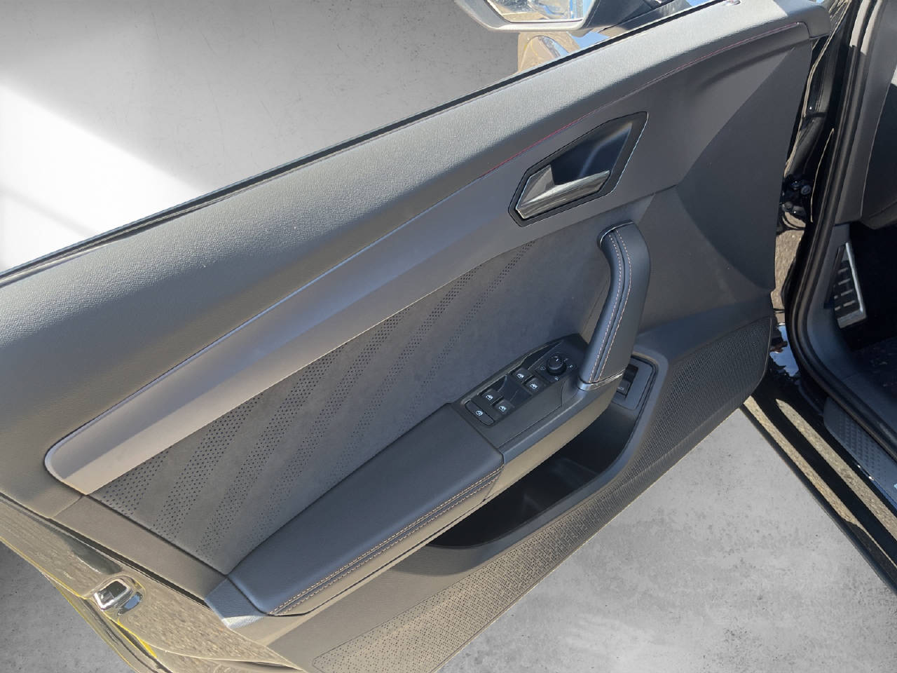 CUPRA Formentor 1.5 eTSI Prime Edition DSG-image-8