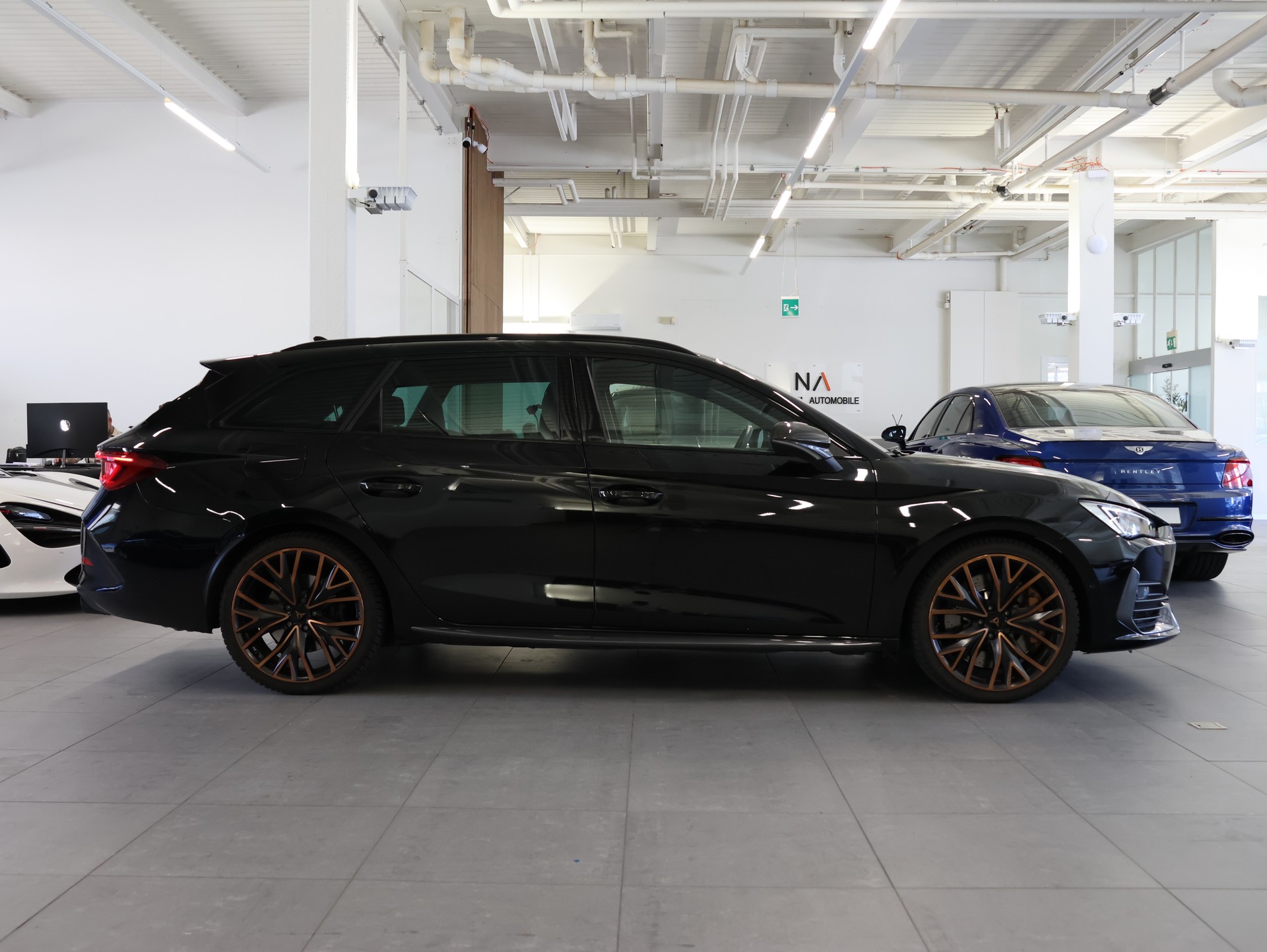 CUPRA LEON ST 2.0 TSI VZ CUP DSG 4Drive*Sportstourer* Performance Abgassanlage* *Anhängerkupplung*-image-6