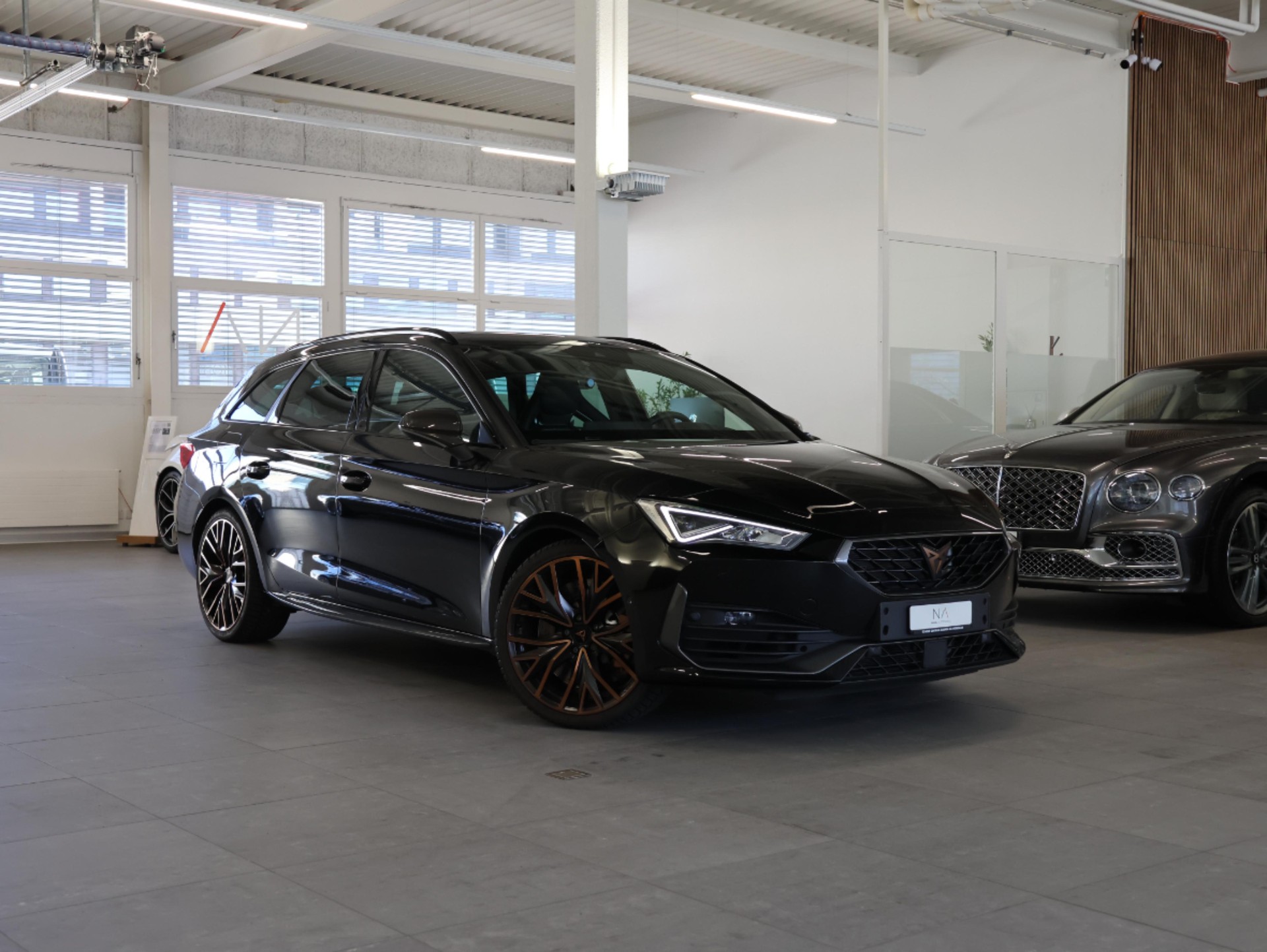 CUPRA LEON ST 2.0 TSI VZ CUP DSG 4Drive*Sportstourer* Performance Abgassanlage* *Anhängerkupplung*-image-0