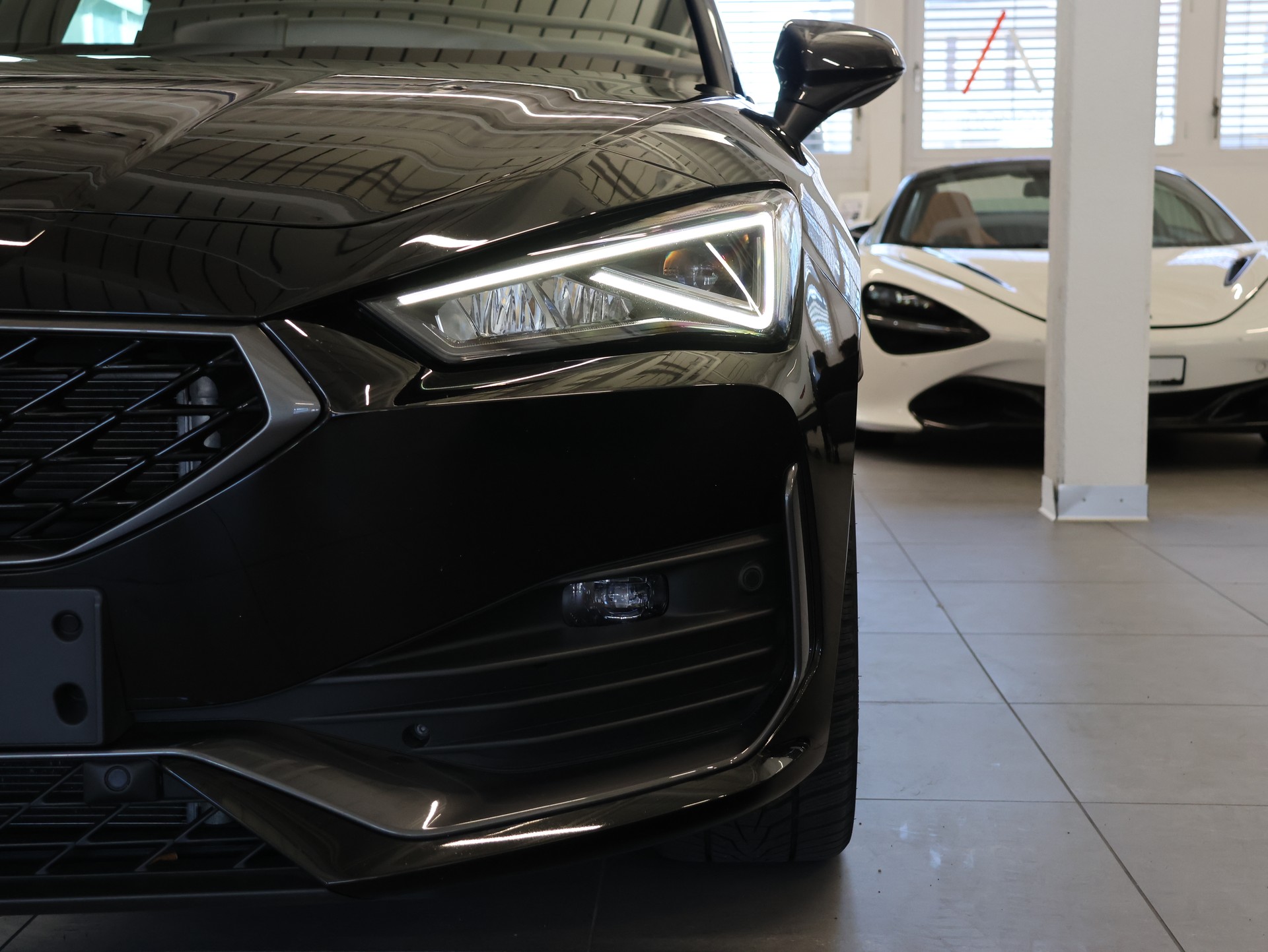 CUPRA LEON ST 2.0 TSI VZ CUP DSG 4Drive*Sportstourer* Performance Abgassanlage* *Anhängerkupplung*-image-8