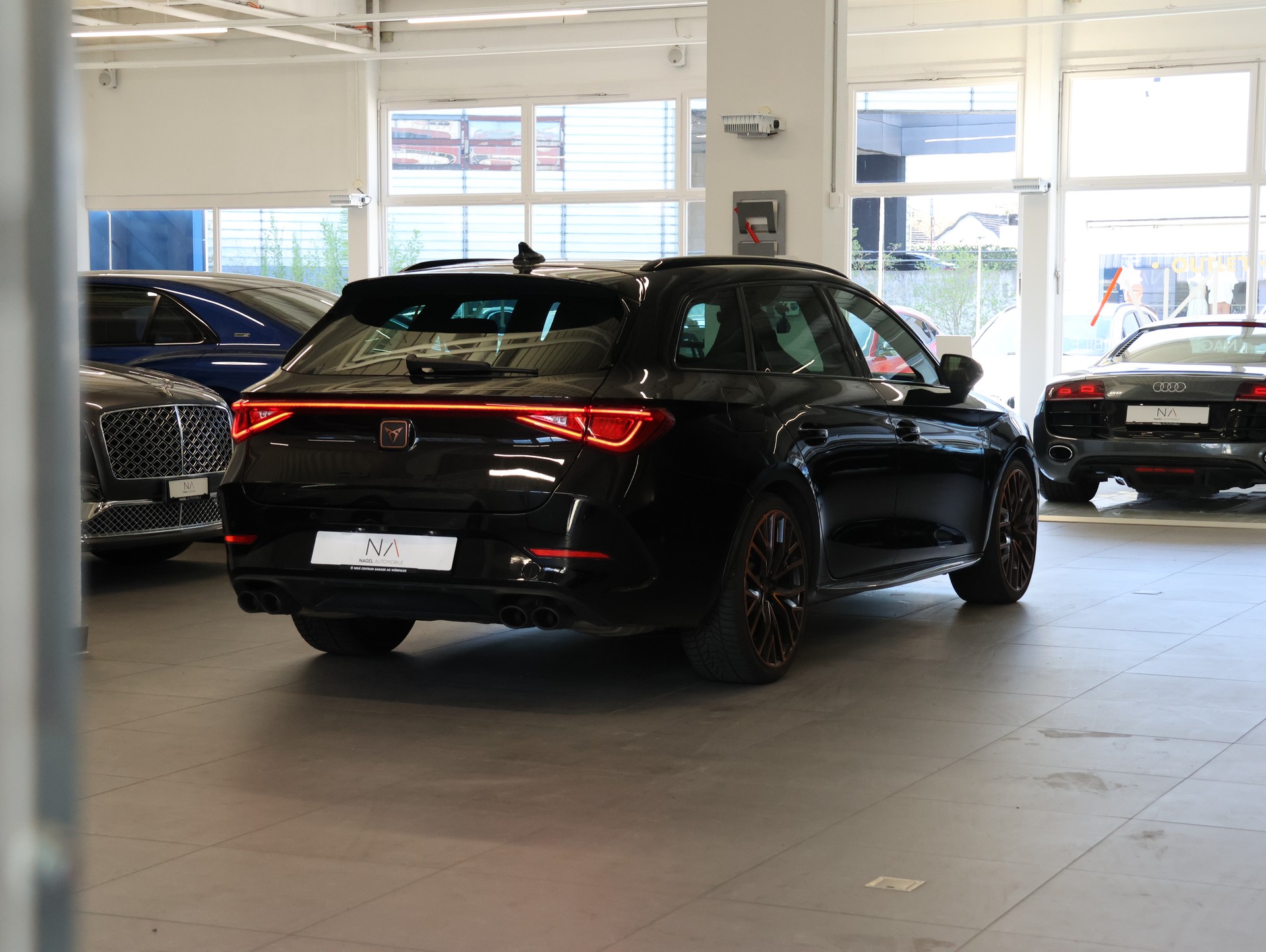 CUPRA LEON ST 2.0 TSI VZ CUP DSG 4Drive*Sportstourer* Performance Abgassanlage* *Anhängerkupplung*-image-12