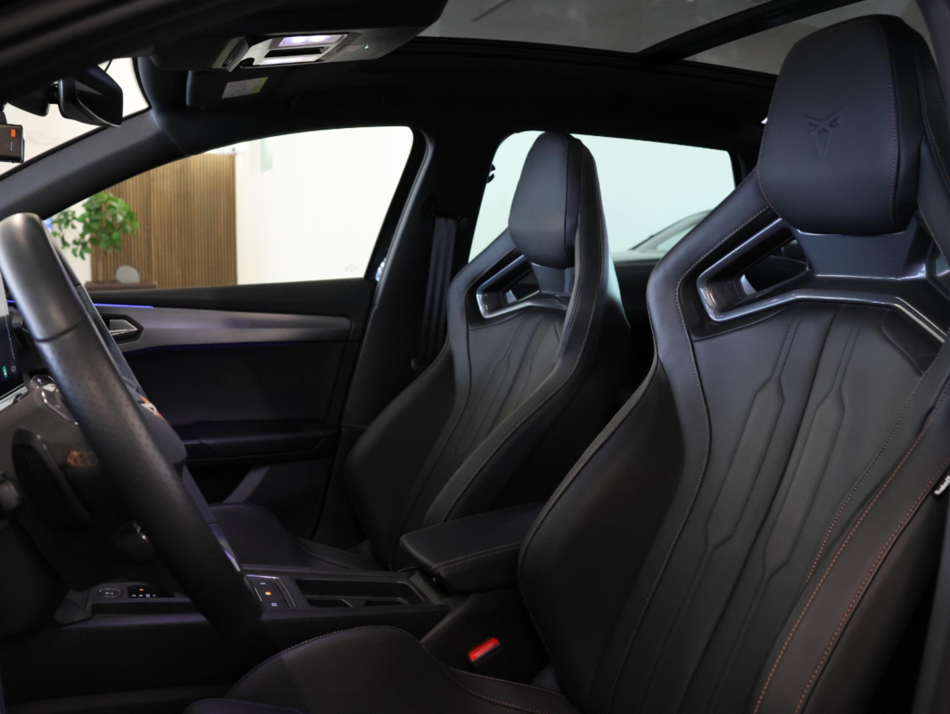CUPRA LEON ST 2.0 TSI VZ CUP DSG 4Drive*Sportstourer* Performance Abgassanlage* *Anhängerkupplung*-image-18