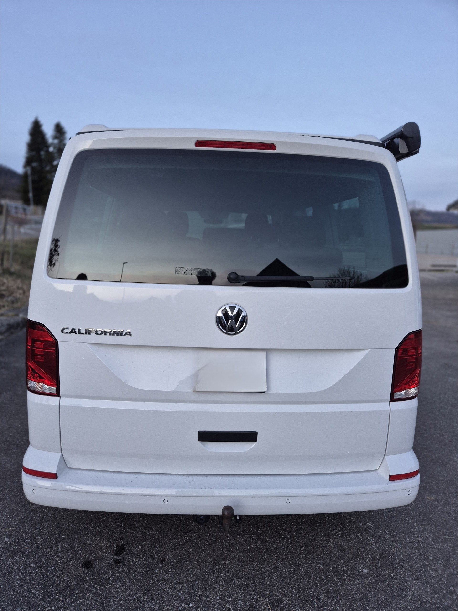 VW T6.1 California 2.0 TDI Beach Edition Liberty-image-1