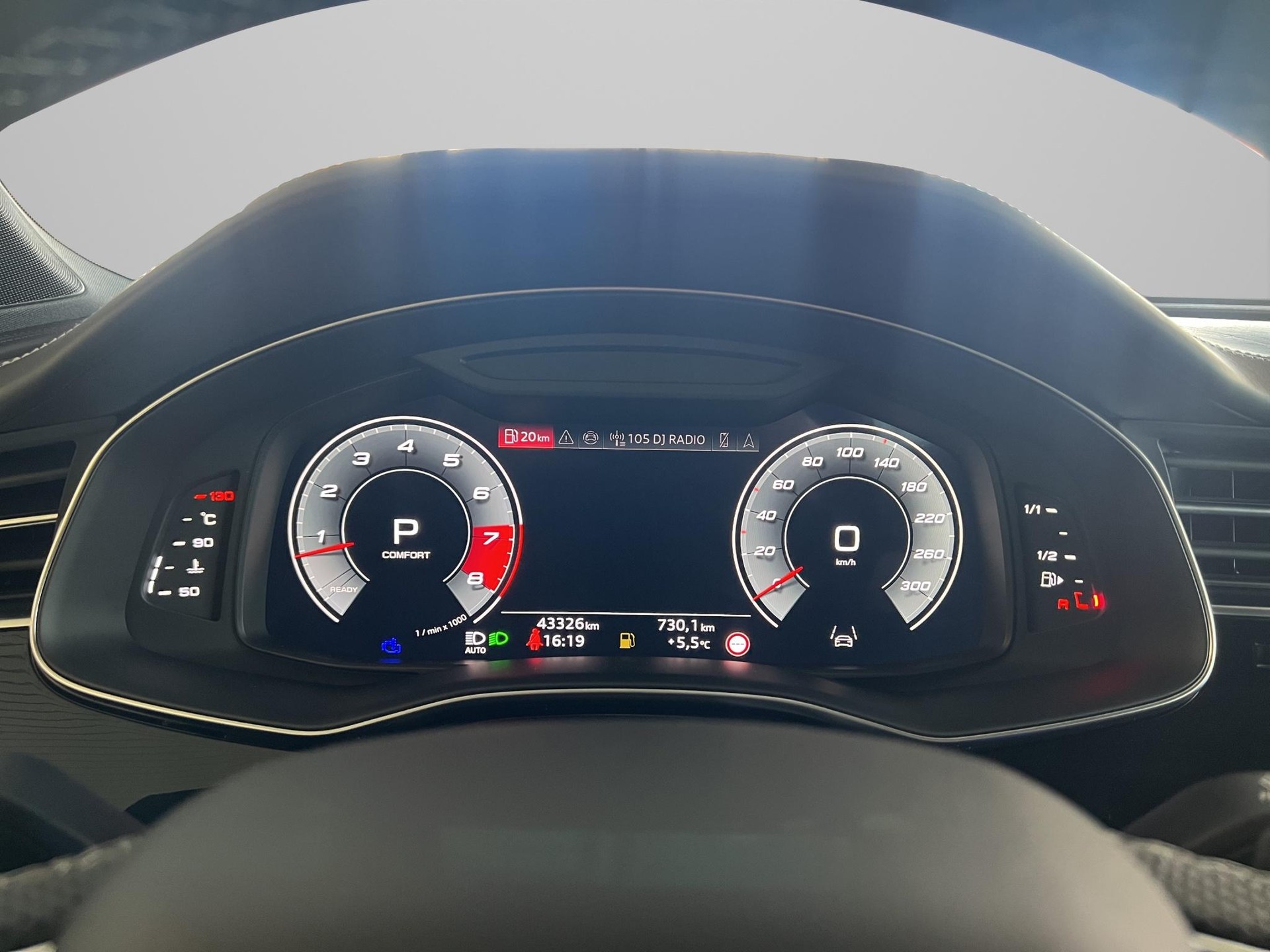 AUDI SQ7 4.0 V8 TFSI quattro T-Tronic-image-16