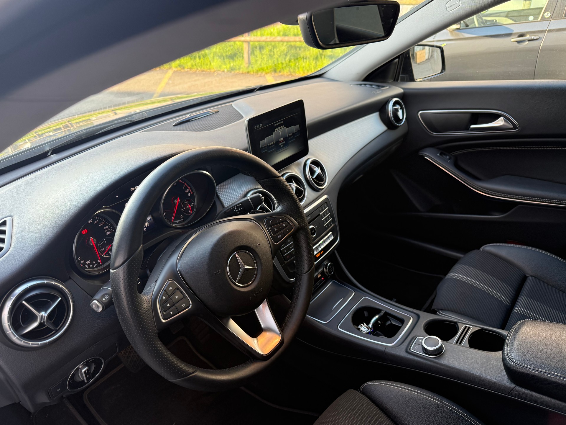 MERCEDES-BENZ CLA Shooting Brake 200 Urban 7G-DCT-image-7