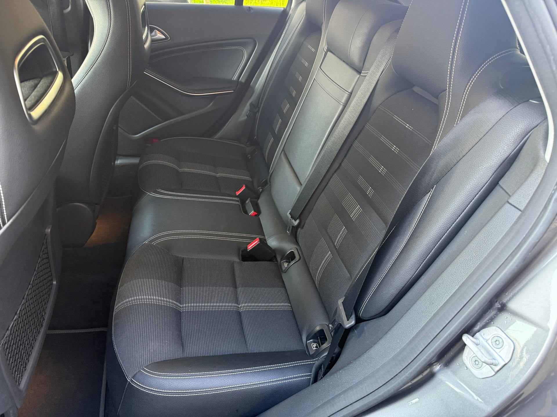 MERCEDES-BENZ CLA Shooting Brake 200 Urban 7G-DCT-image-11