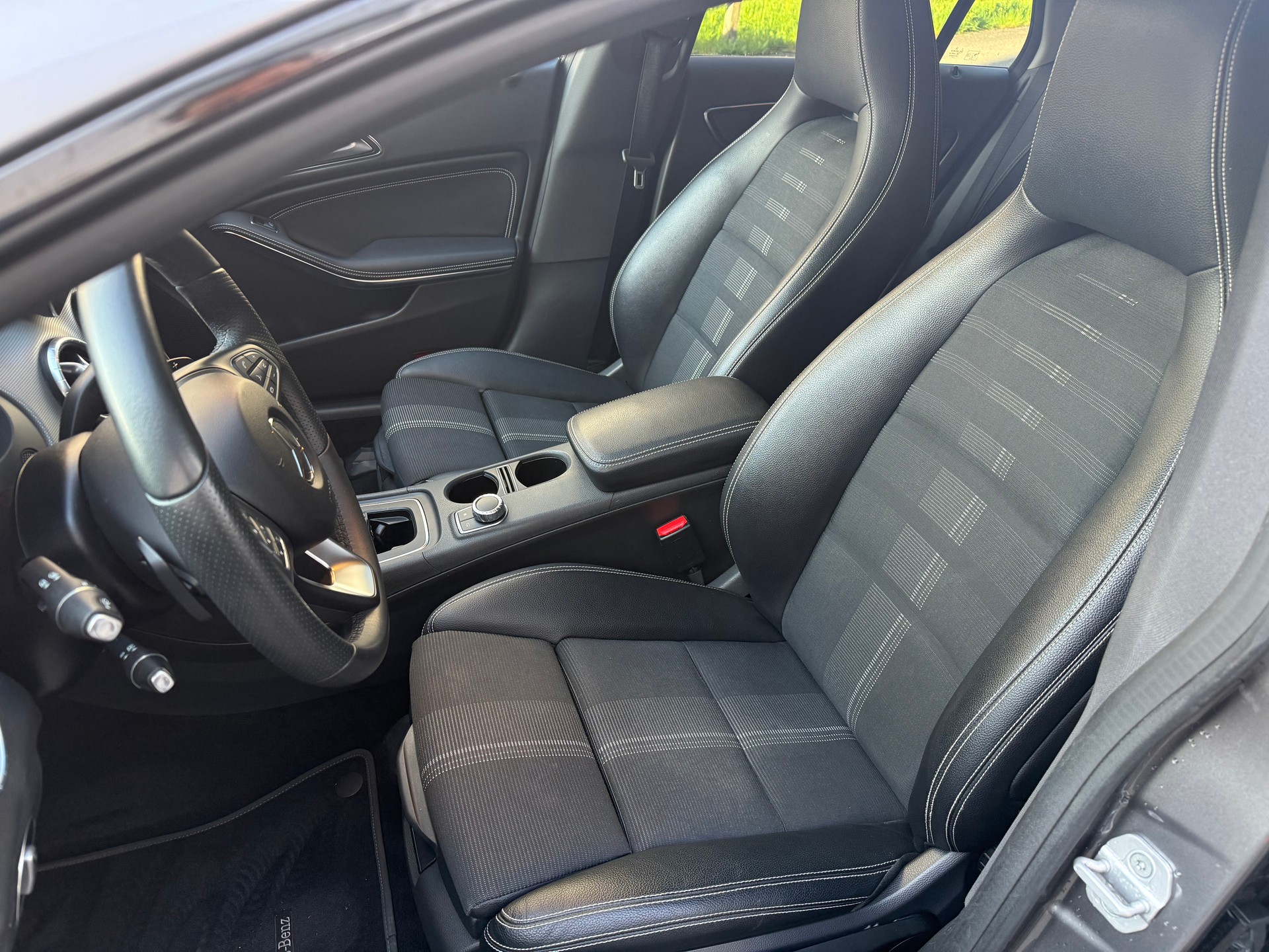 MERCEDES-BENZ CLA Shooting Brake 200 Urban 7G-DCT-image-8