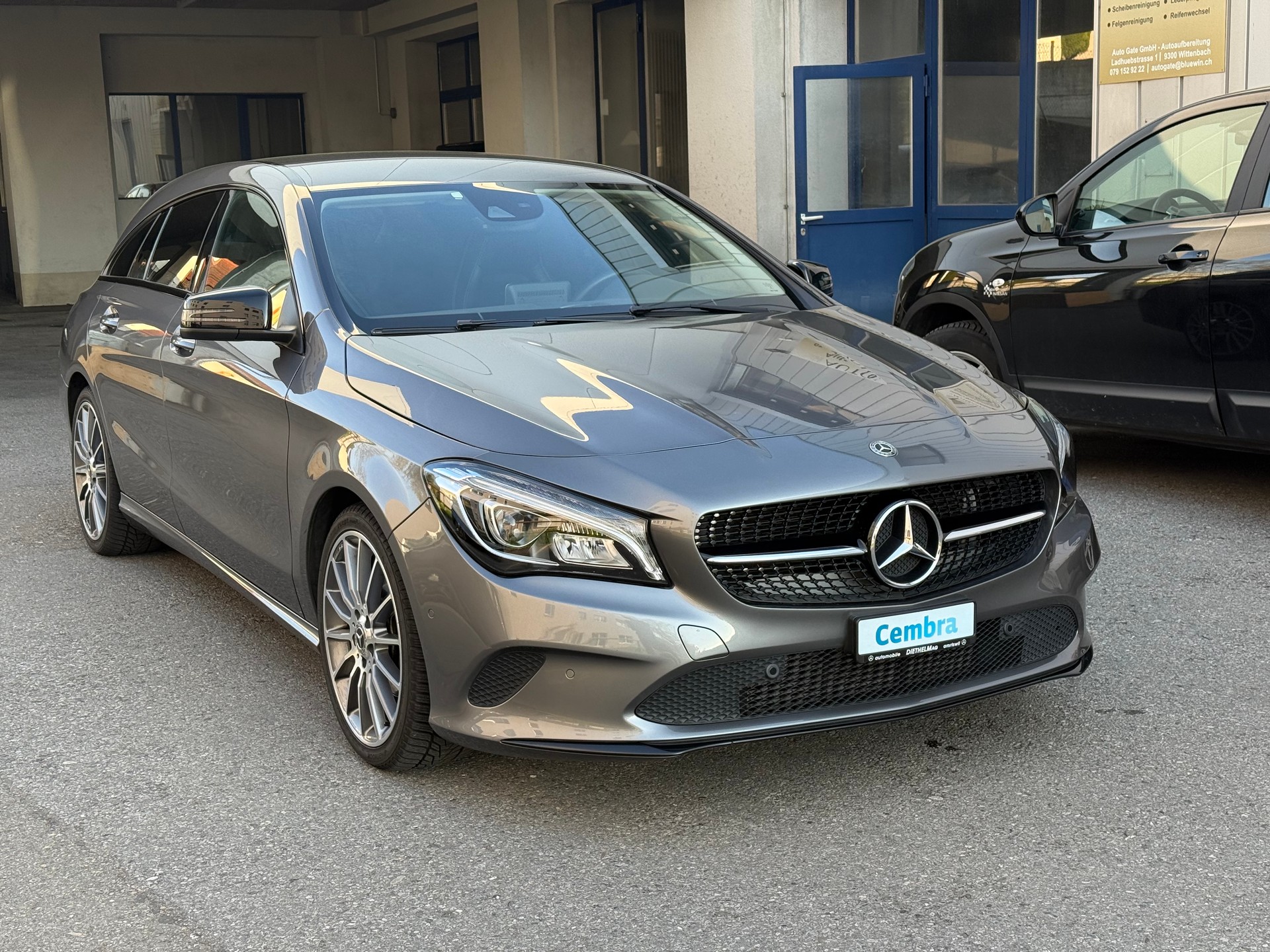 MERCEDES-BENZ CLA Shooting Brake 200 Urban 7G-DCT-image-2
