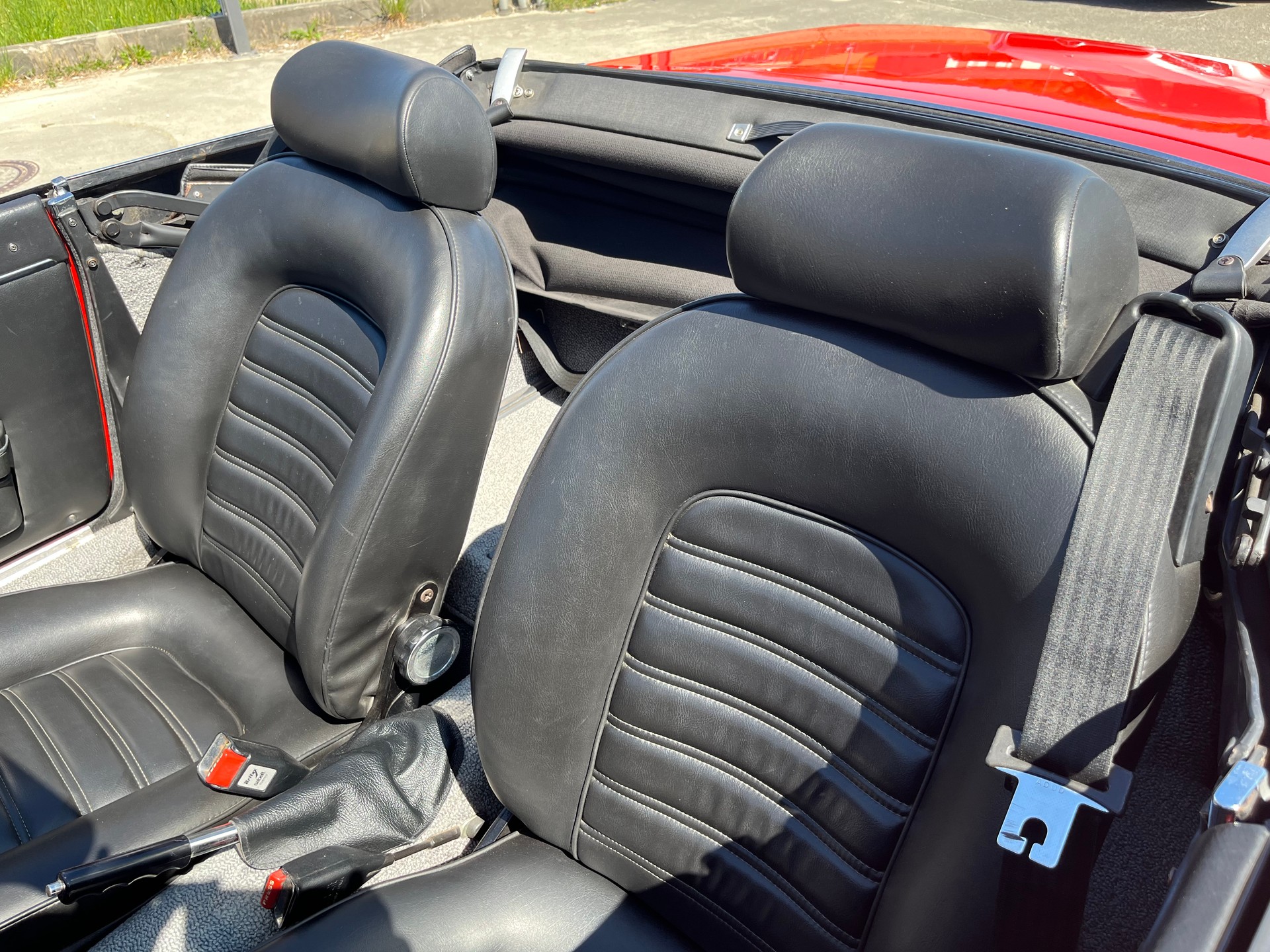 ALFA ROMEO 2000 spider coda tronca. Etat exceptionnel! 1ère main, comme neuve.-image-12