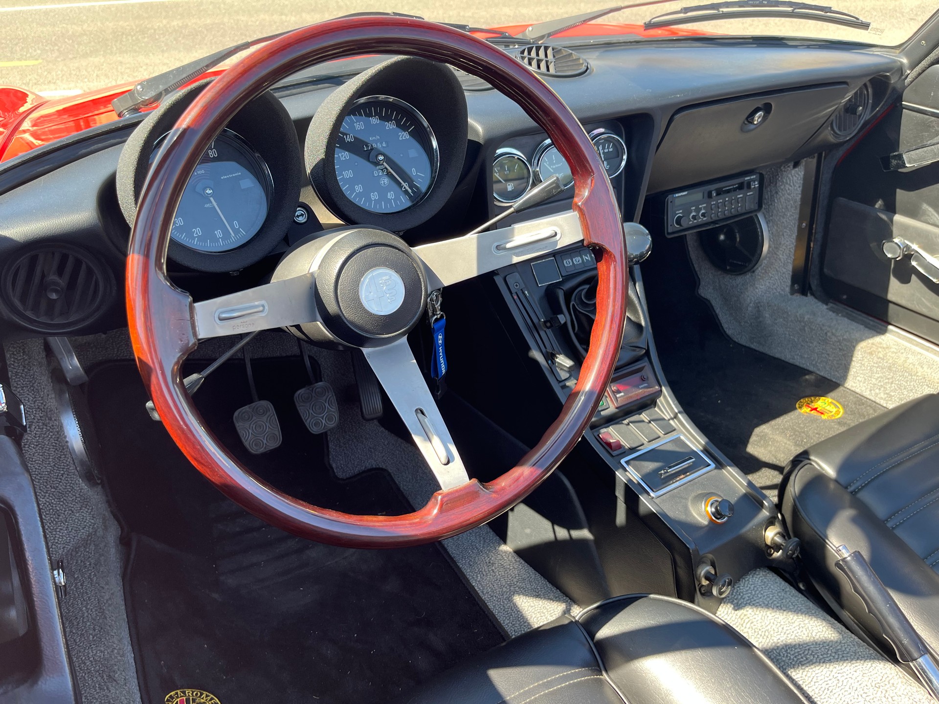 ALFA ROMEO 2000 spider coda tronca. Etat exceptionnel! 1ère main, comme neuve.-image-11