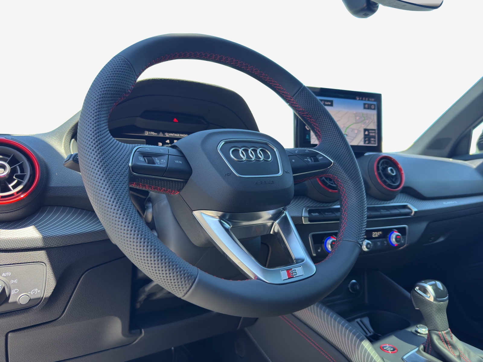 AUDI SQ2 TFSI quattro S-tronic-image-9