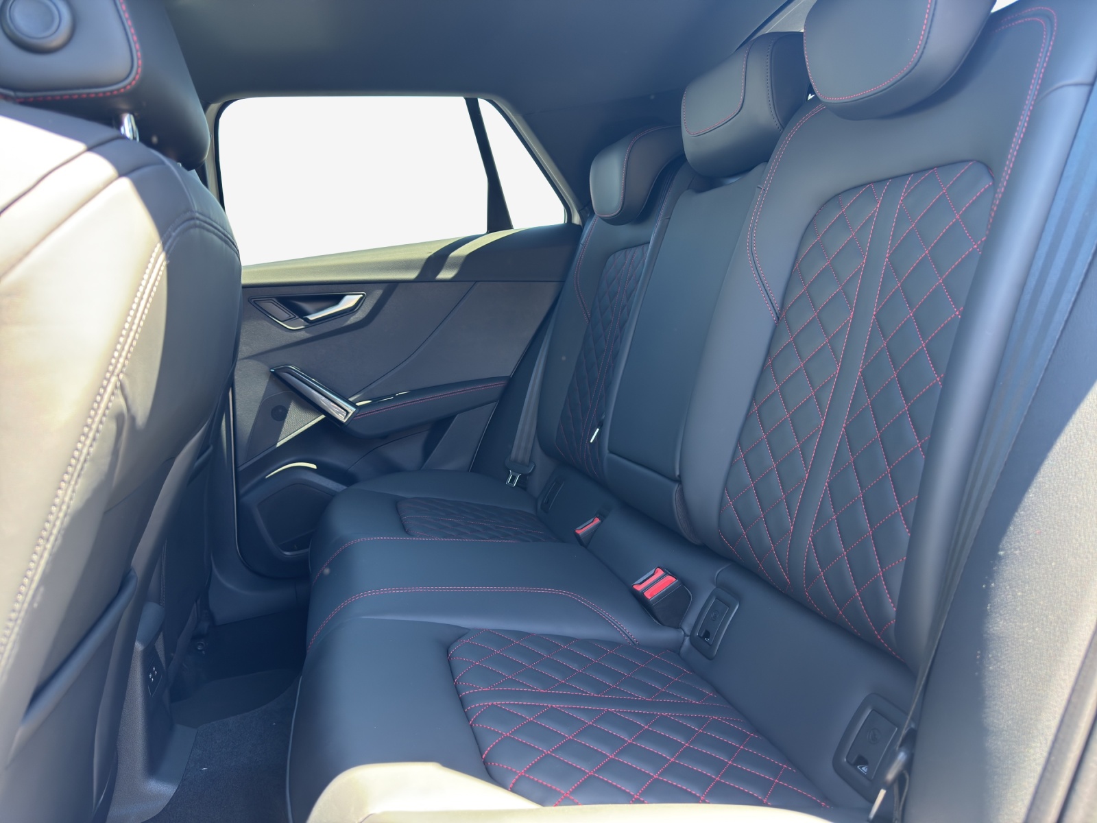 AUDI SQ2 TFSI quattro S-tronic-image-11