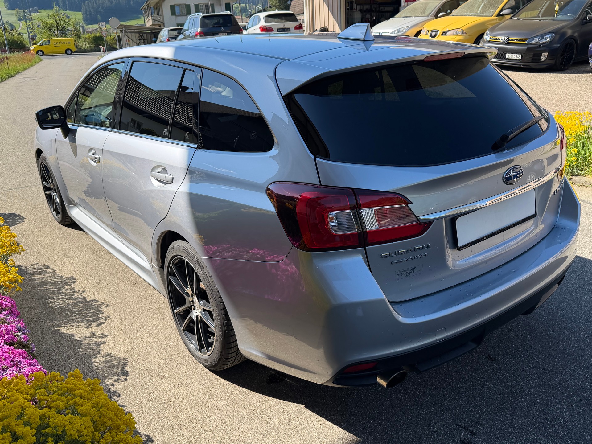 SUBARU Levorg 2.0i Advantage AWD Lineartronic-image-2