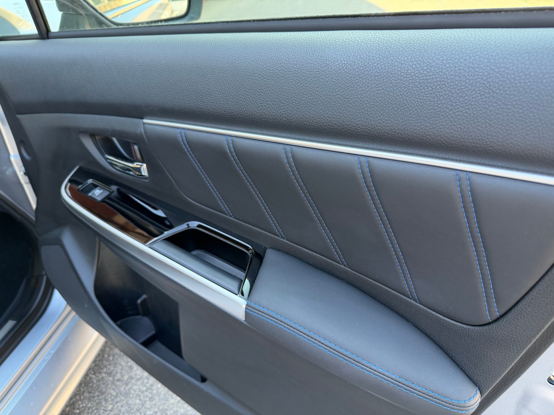 SUBARU Levorg 2.0i Advantage AWD Lineartronic-image-12