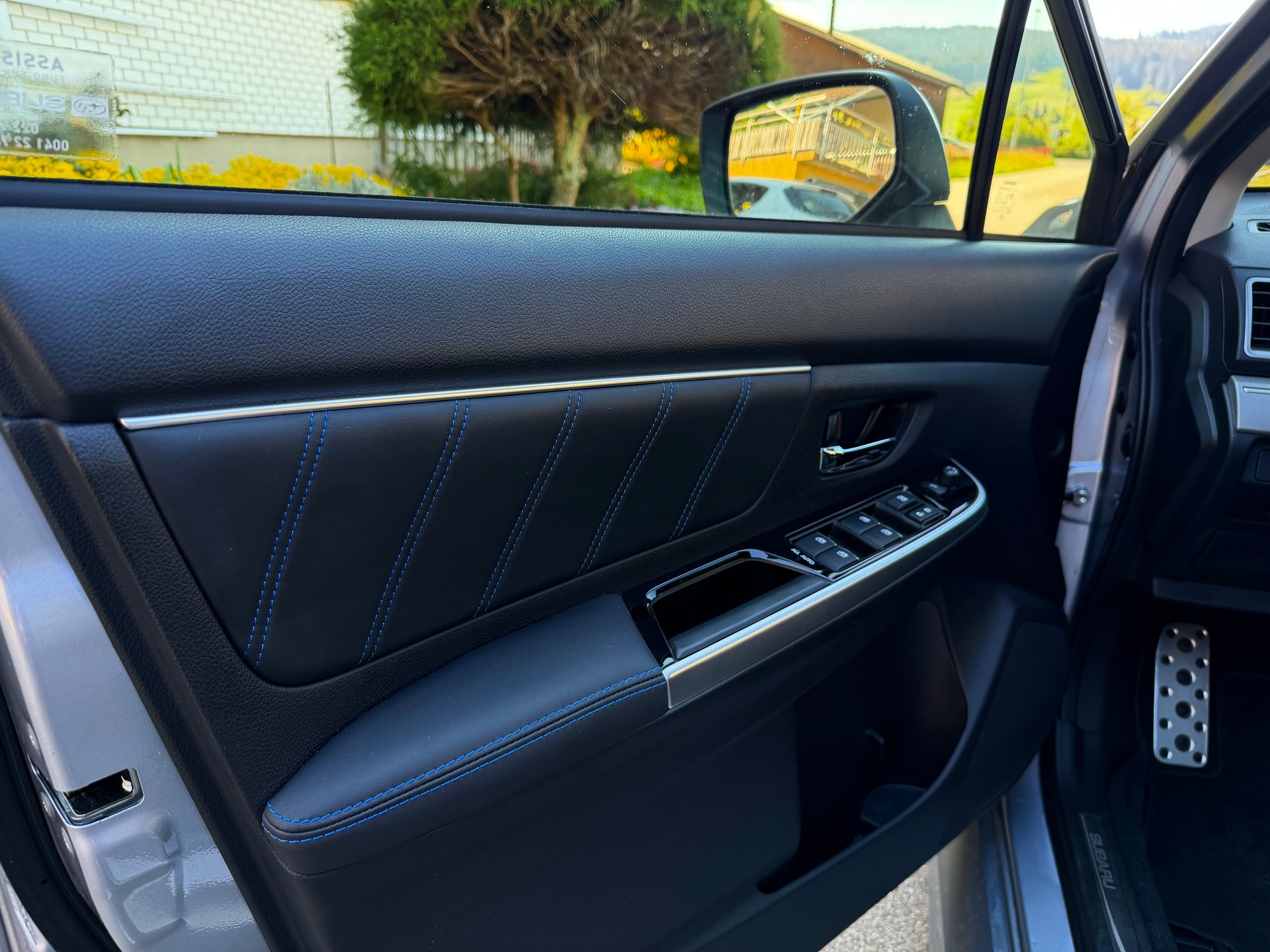 SUBARU Levorg 2.0i Advantage AWD Lineartronic-image-13