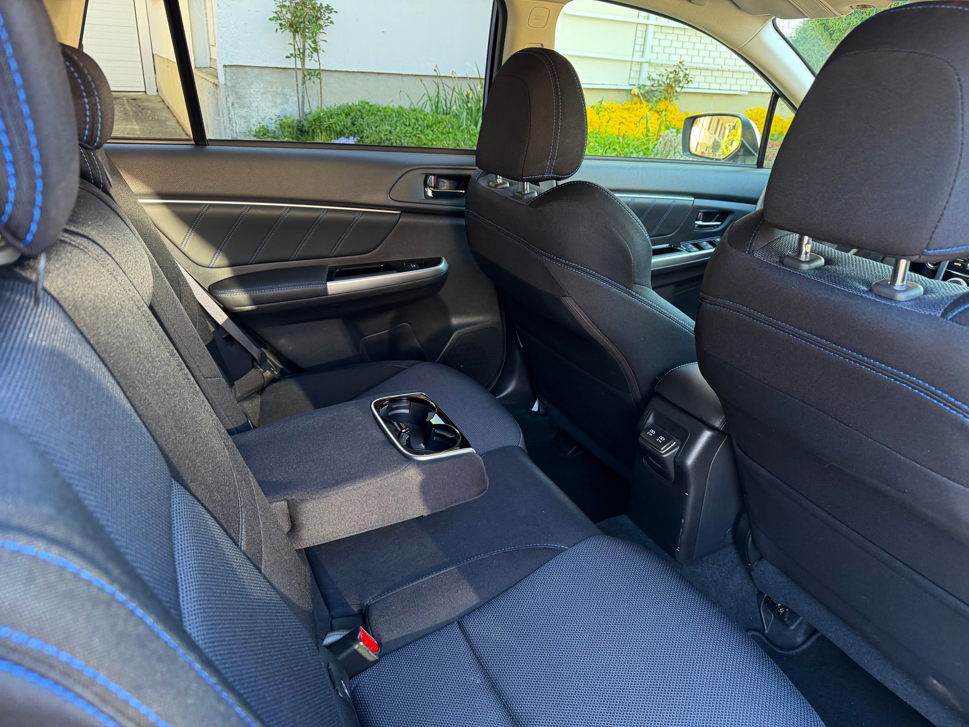 SUBARU Levorg 2.0i Advantage AWD Lineartronic-image-11