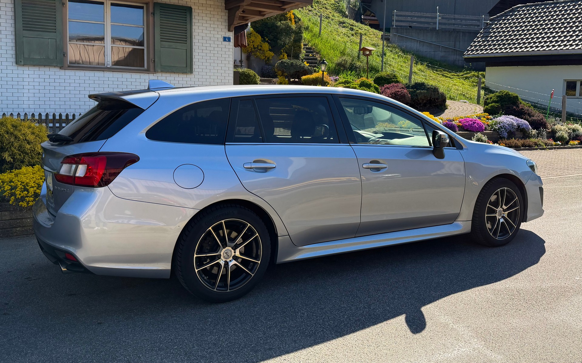 SUBARU Levorg 2.0i Advantage AWD Lineartronic-image-1