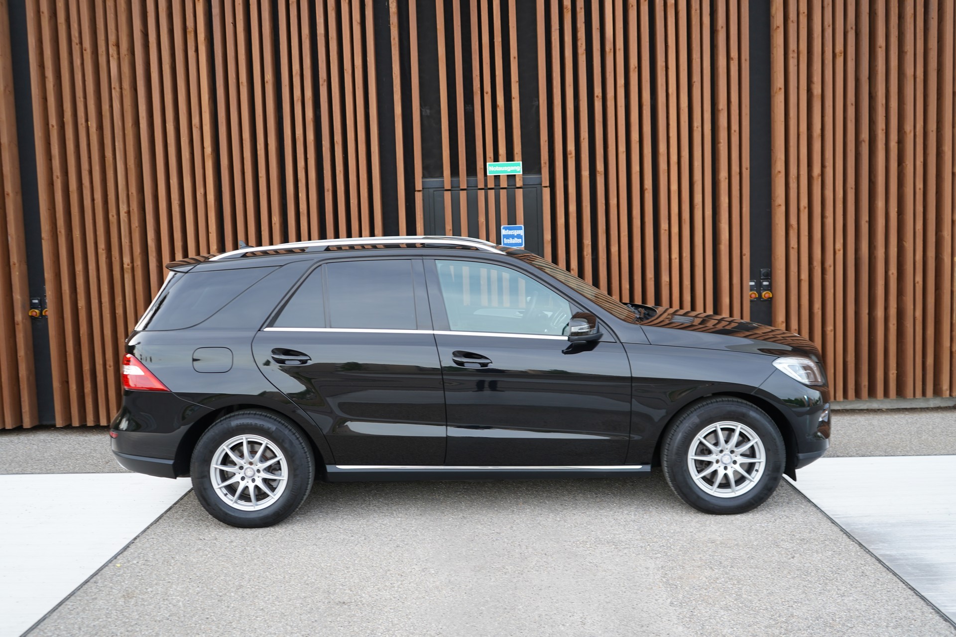 MERCEDES-BENZ ML 250 BLUETEC 4MATIC 7G-TRONIC l 204 PS-showroom-element-2
