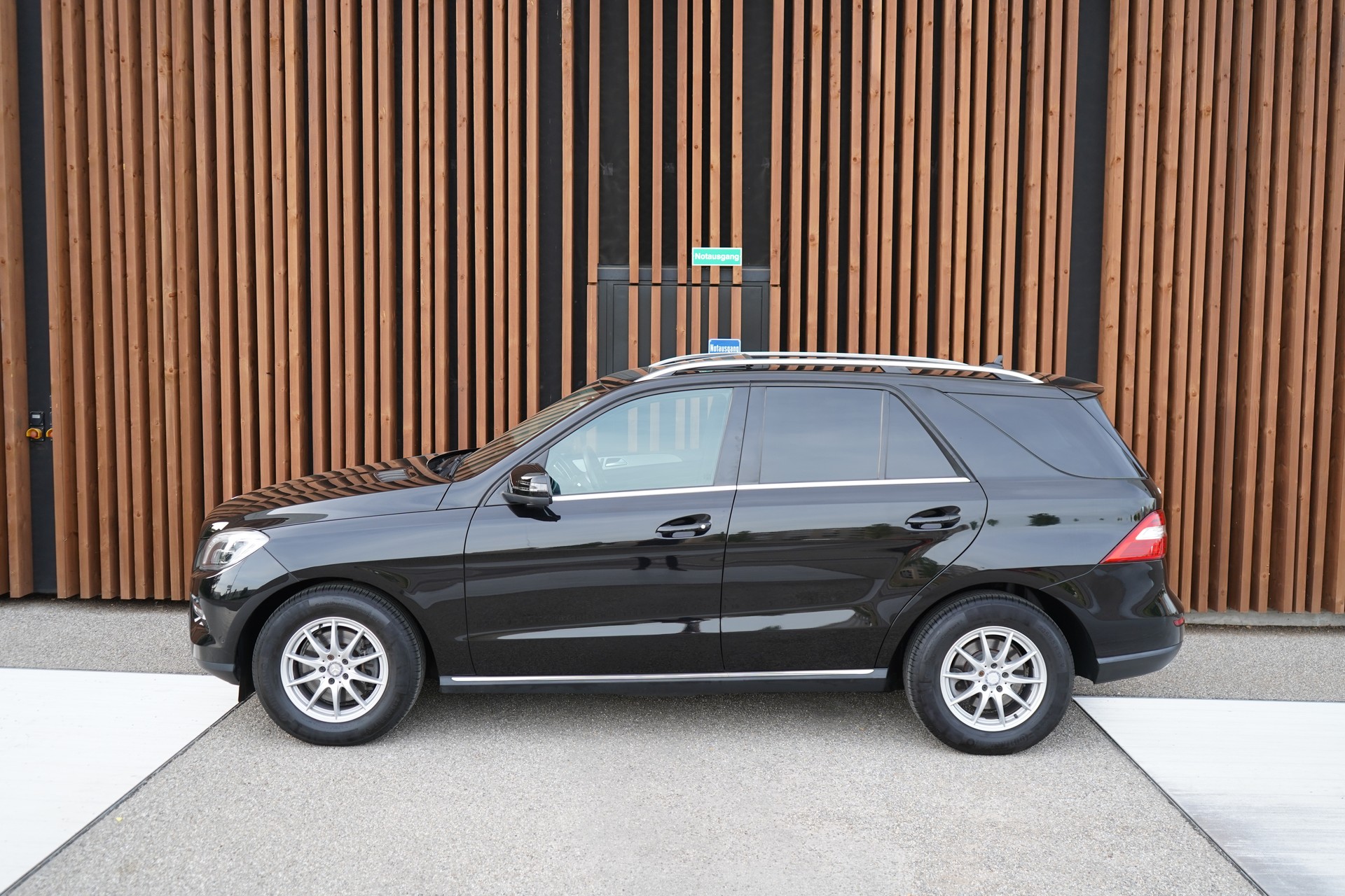 MERCEDES-BENZ ML 250 BLUETEC 4MATIC 7G-TRONIC l 204 PS-showroom-element-3
