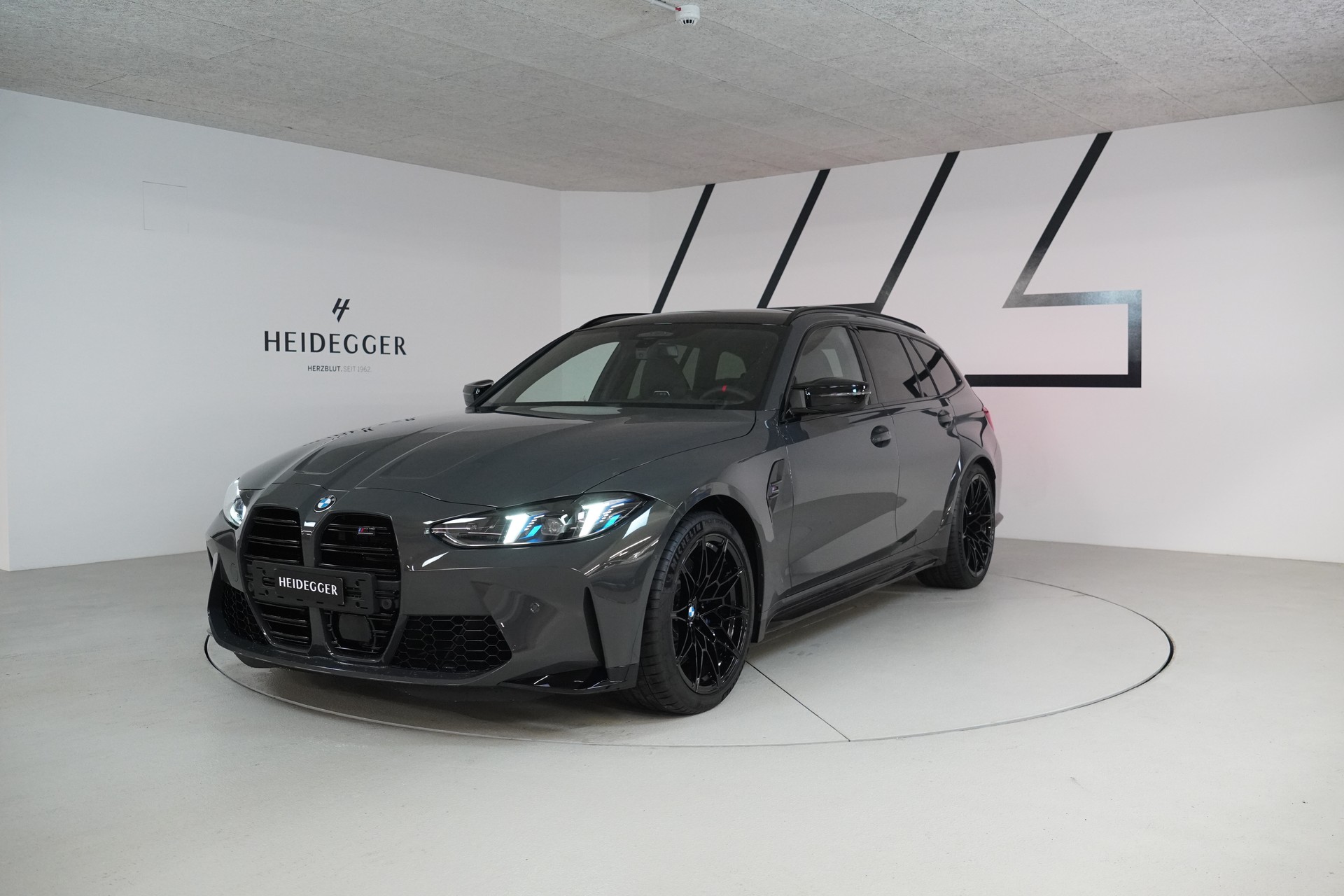 BMW M3 Touring xDrive Competition M-image-0