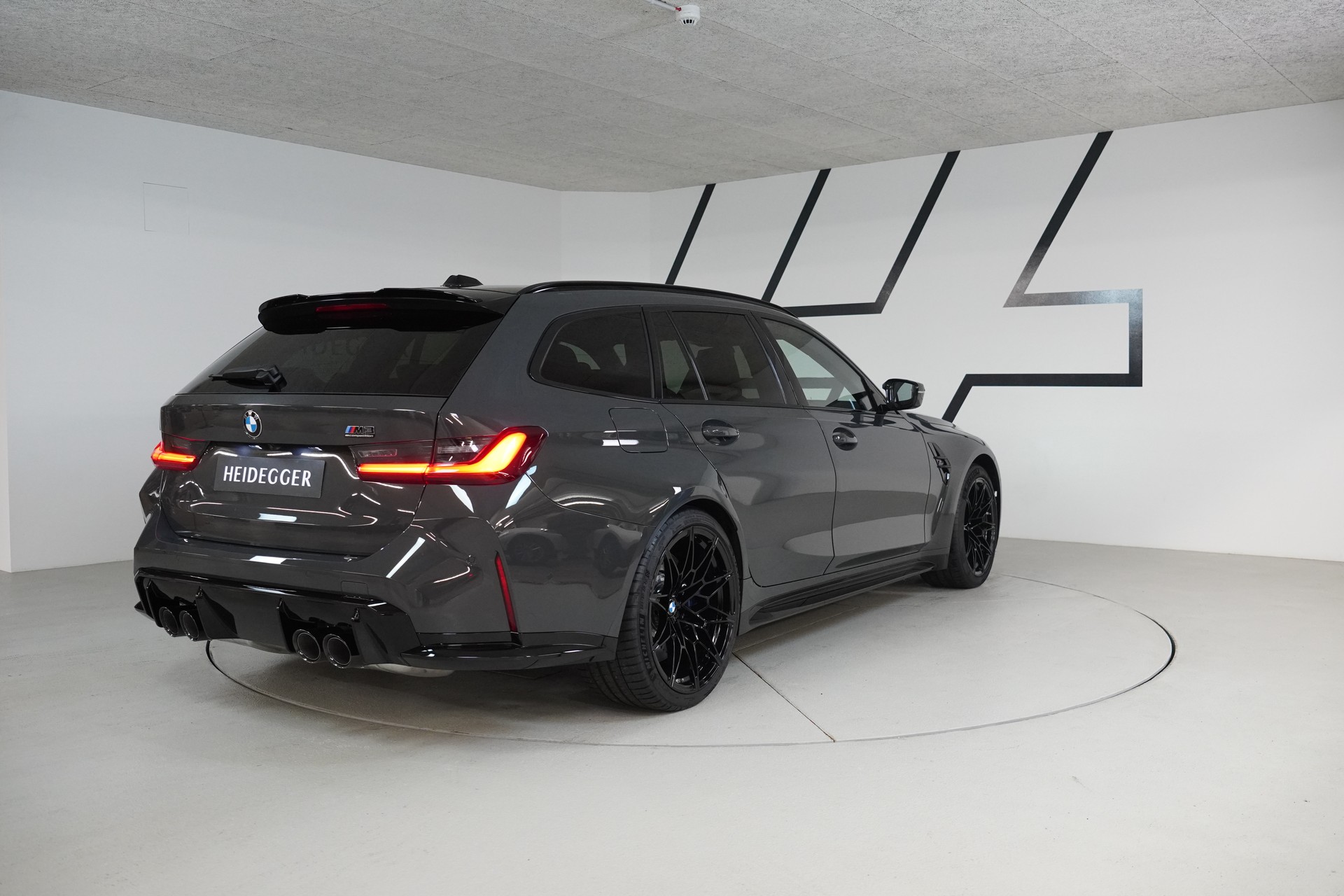 BMW M3 Touring xDrive Competition M-image-6