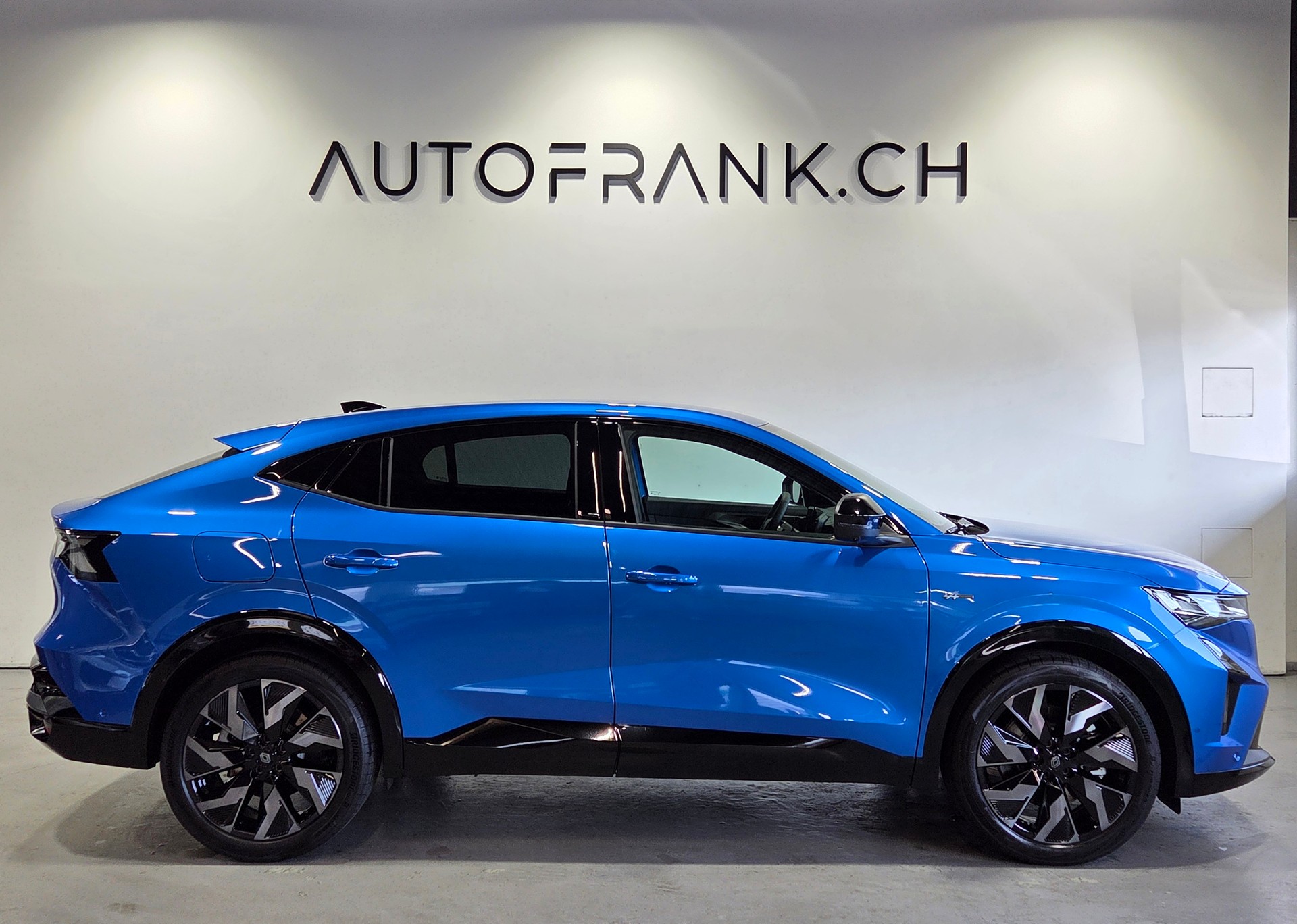 RENAULT Rafale 1.2 E-Tech esprit Alpine-showroom-element-1