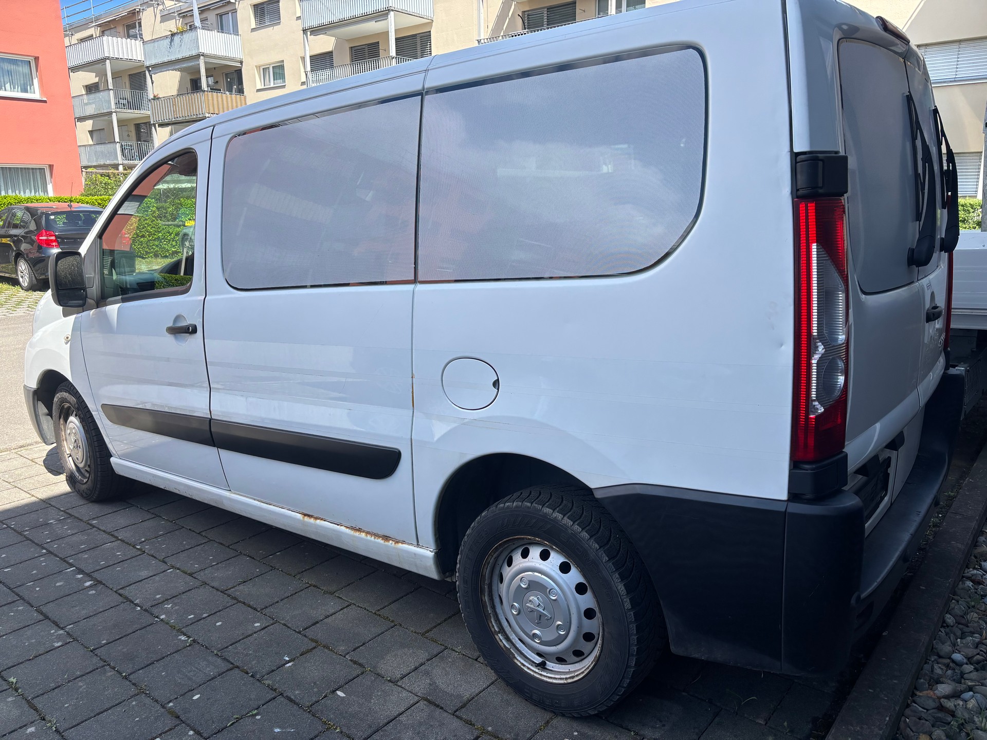 PEUGEOT Expert 2.0 HDi 229 L2H1-image-1