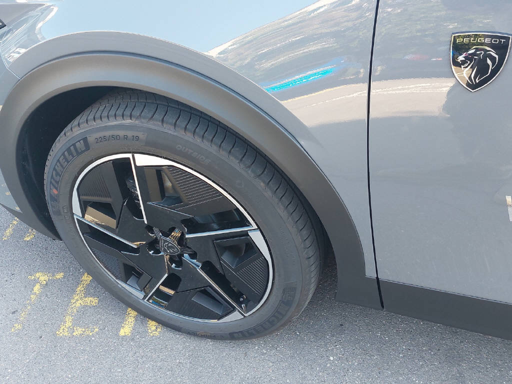 PEUGEOT 408 e-GT Exclusive-image-9