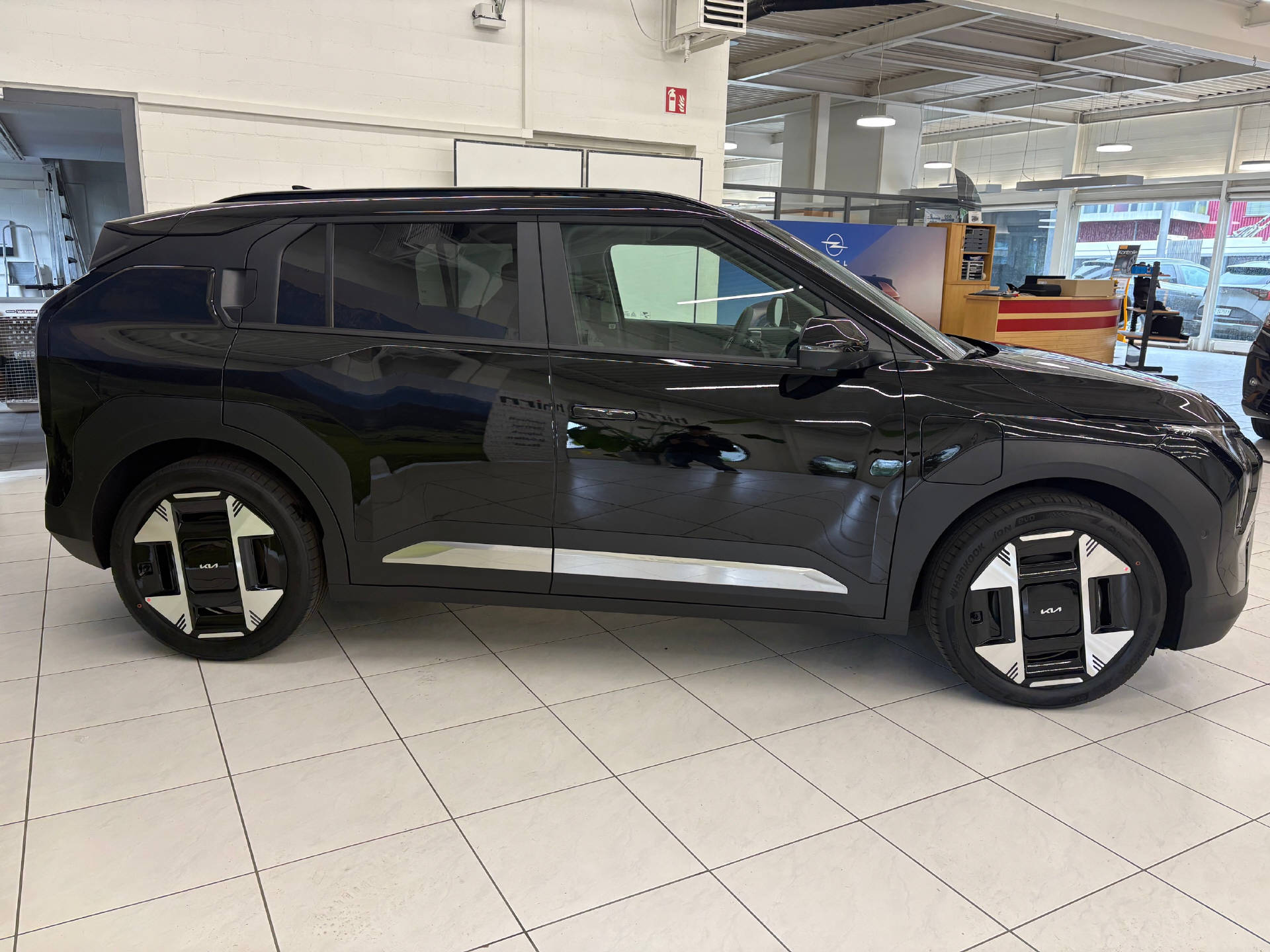 KIA EV3 81 kWh Earth+-image-2