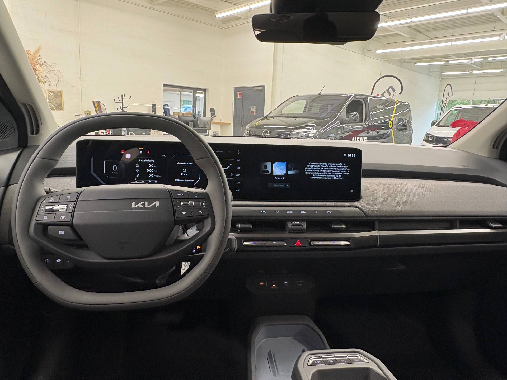 KIA EV3 81 kWh Earth+-image-10