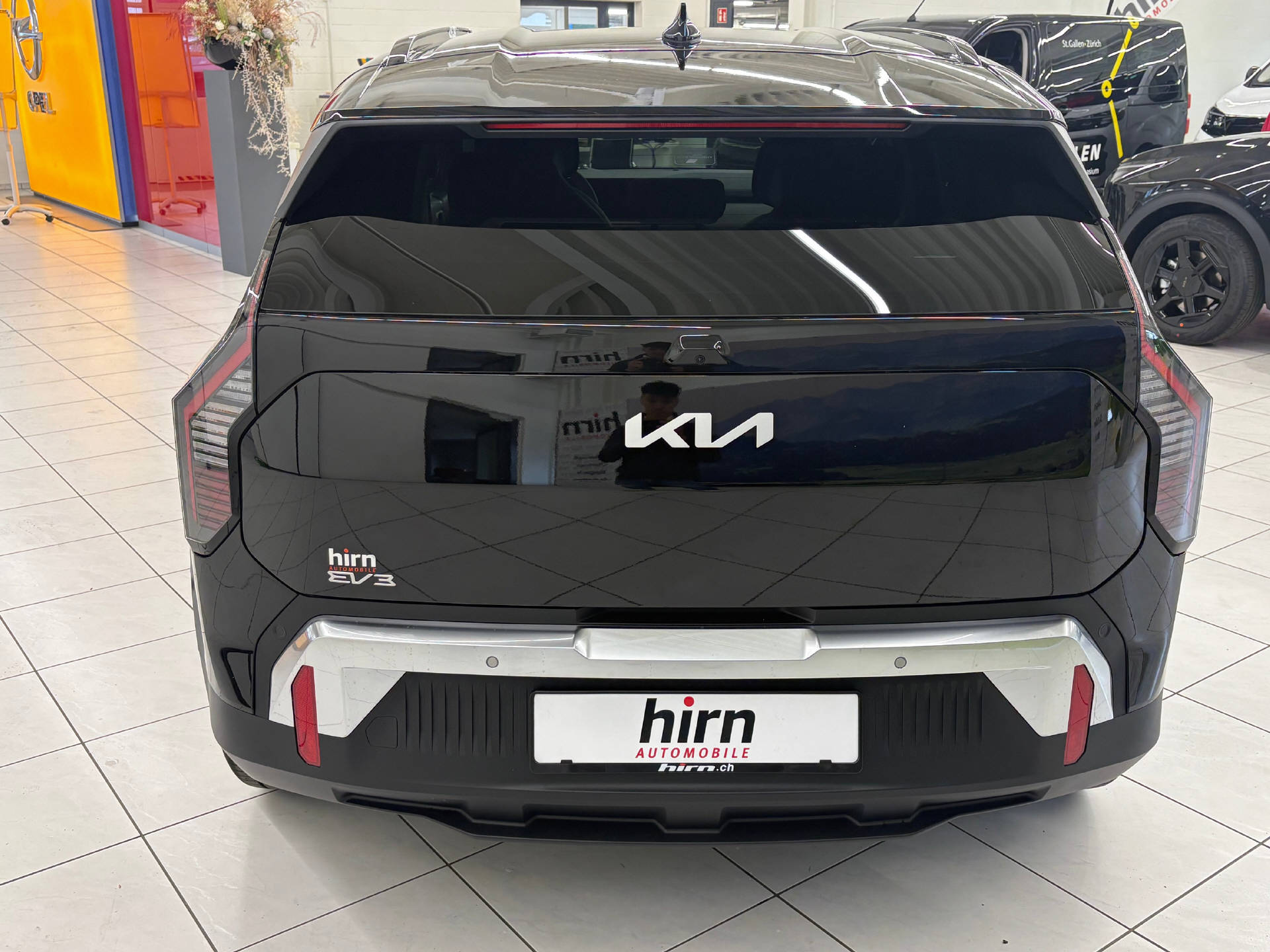 KIA EV3 81 kWh Earth+-image-4