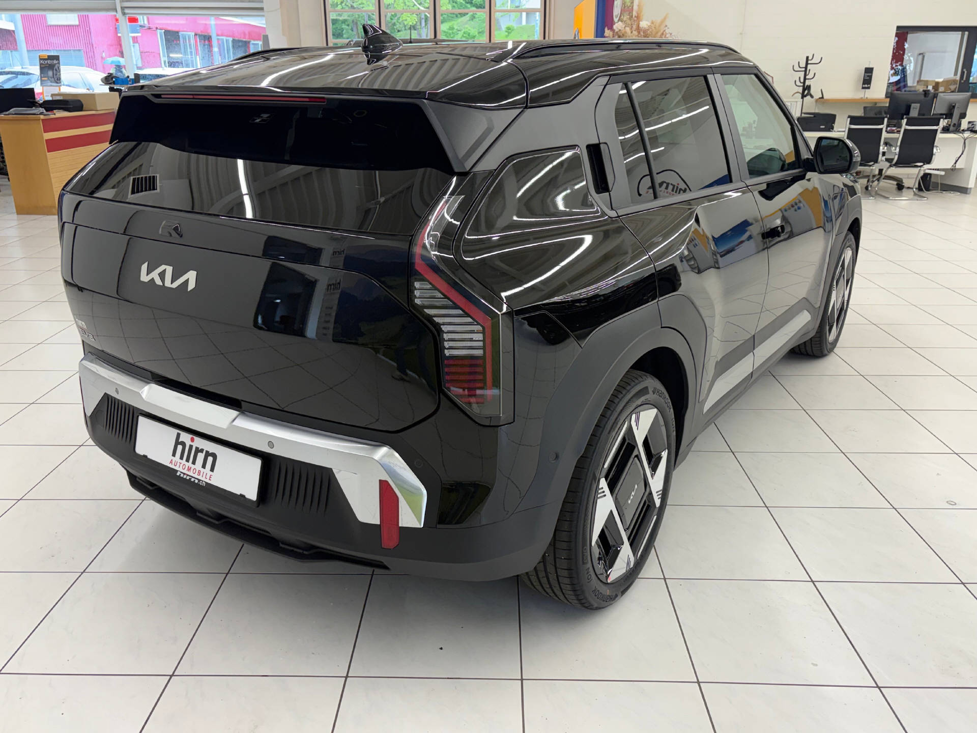 KIA EV3 81 kWh Earth+-image-3