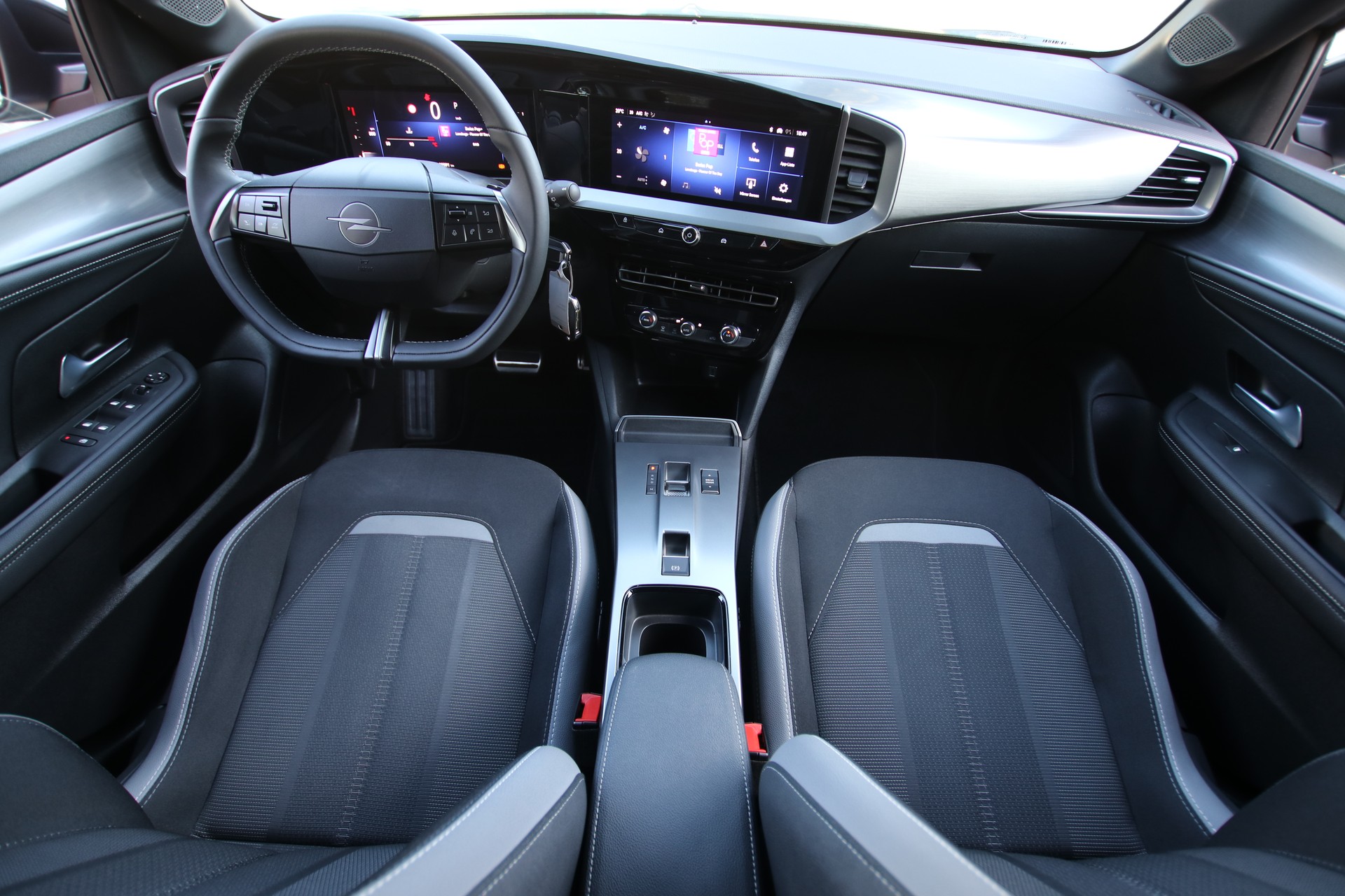 OPEL Mokka 1.2 Direct Injection Turbo GS Aut.-image-9