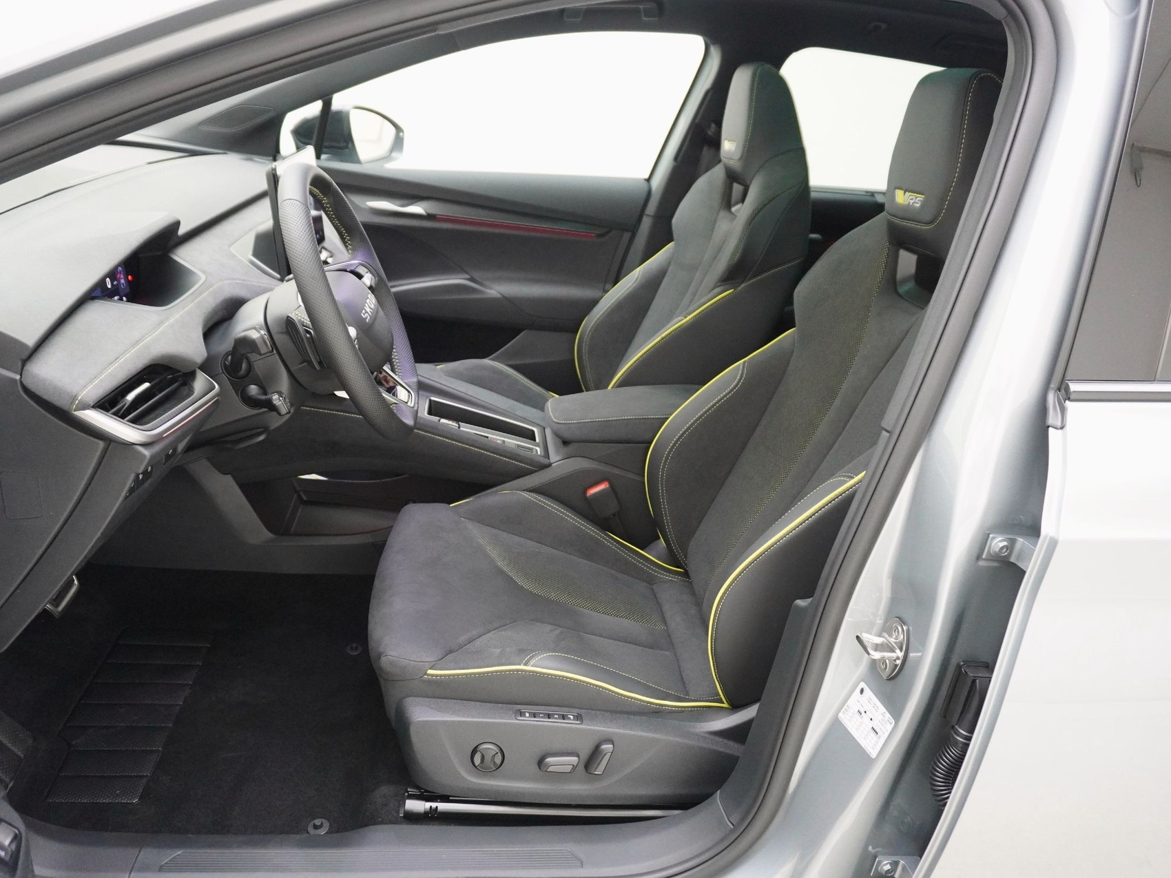 SKODA Enyaq iV RS-Lounge MAXX-image-12